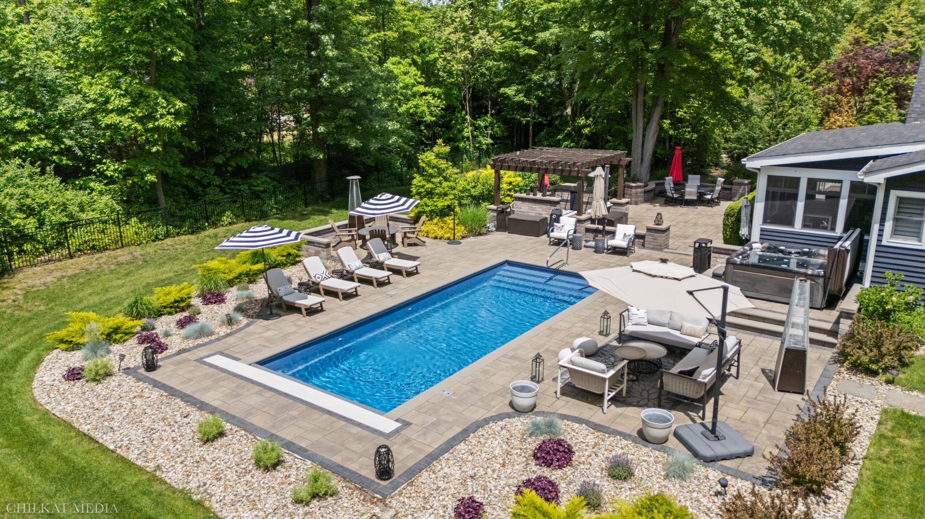 16636 Lakeshore Road