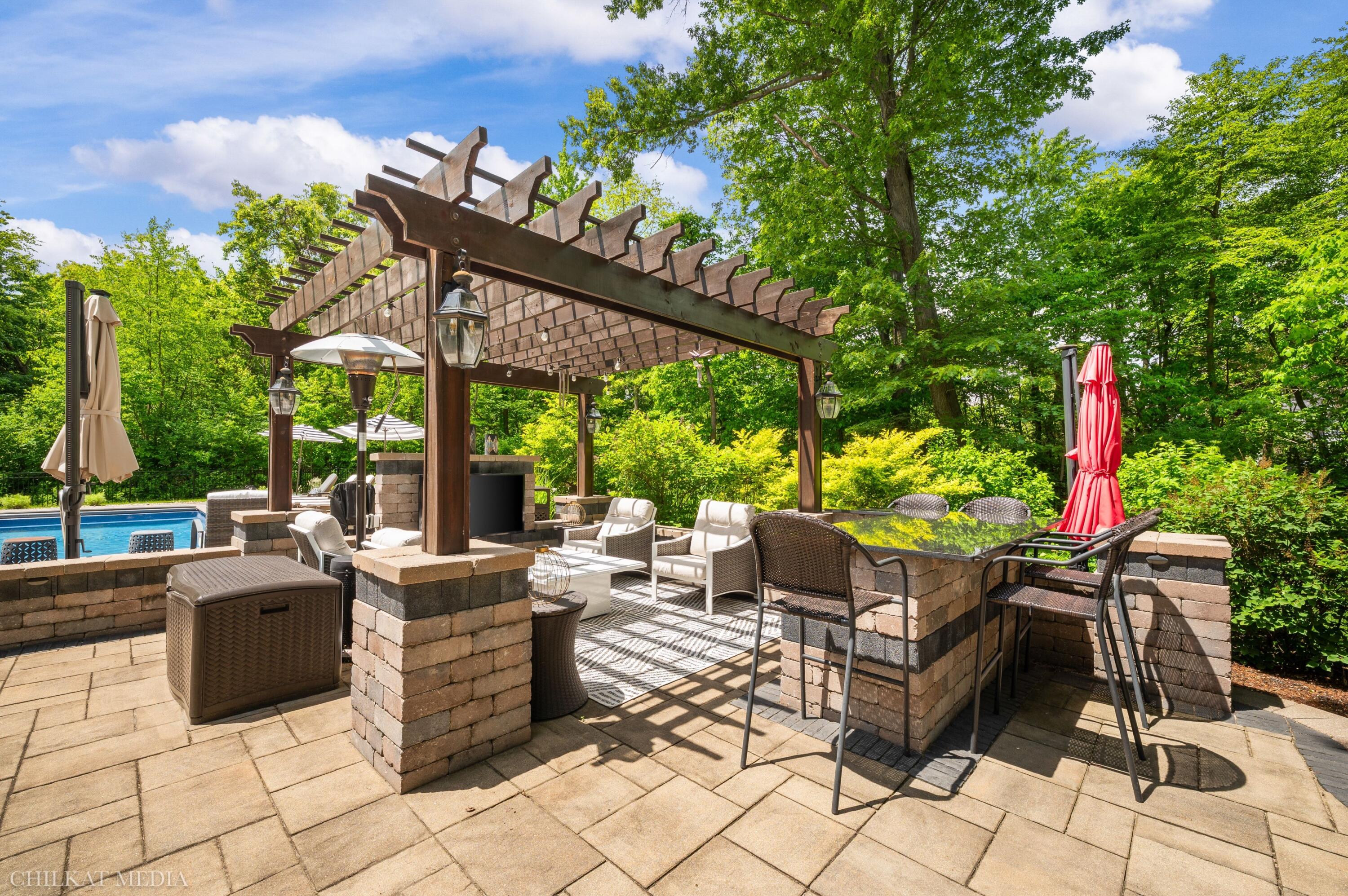 16636 Lakeshore Road
