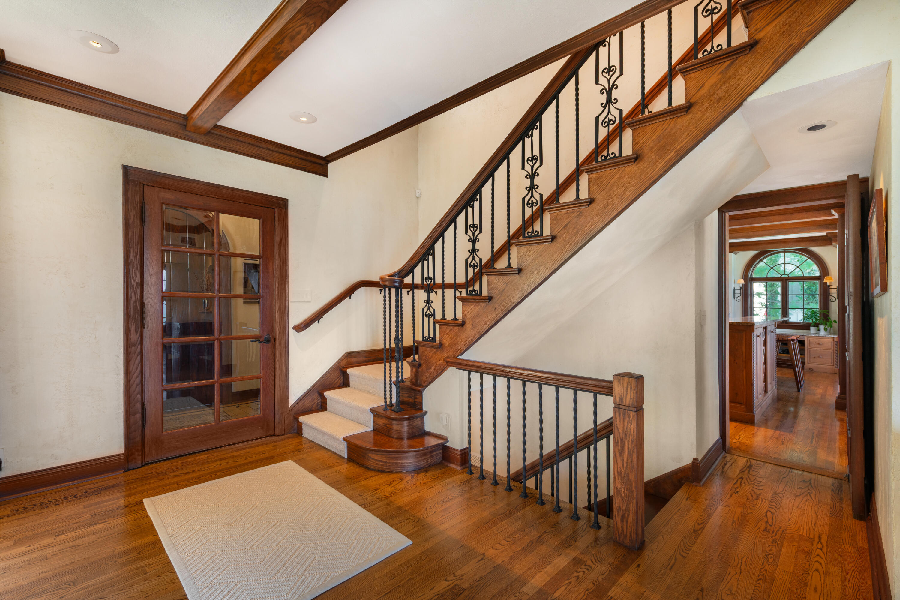 2306 Lake Shore Drive