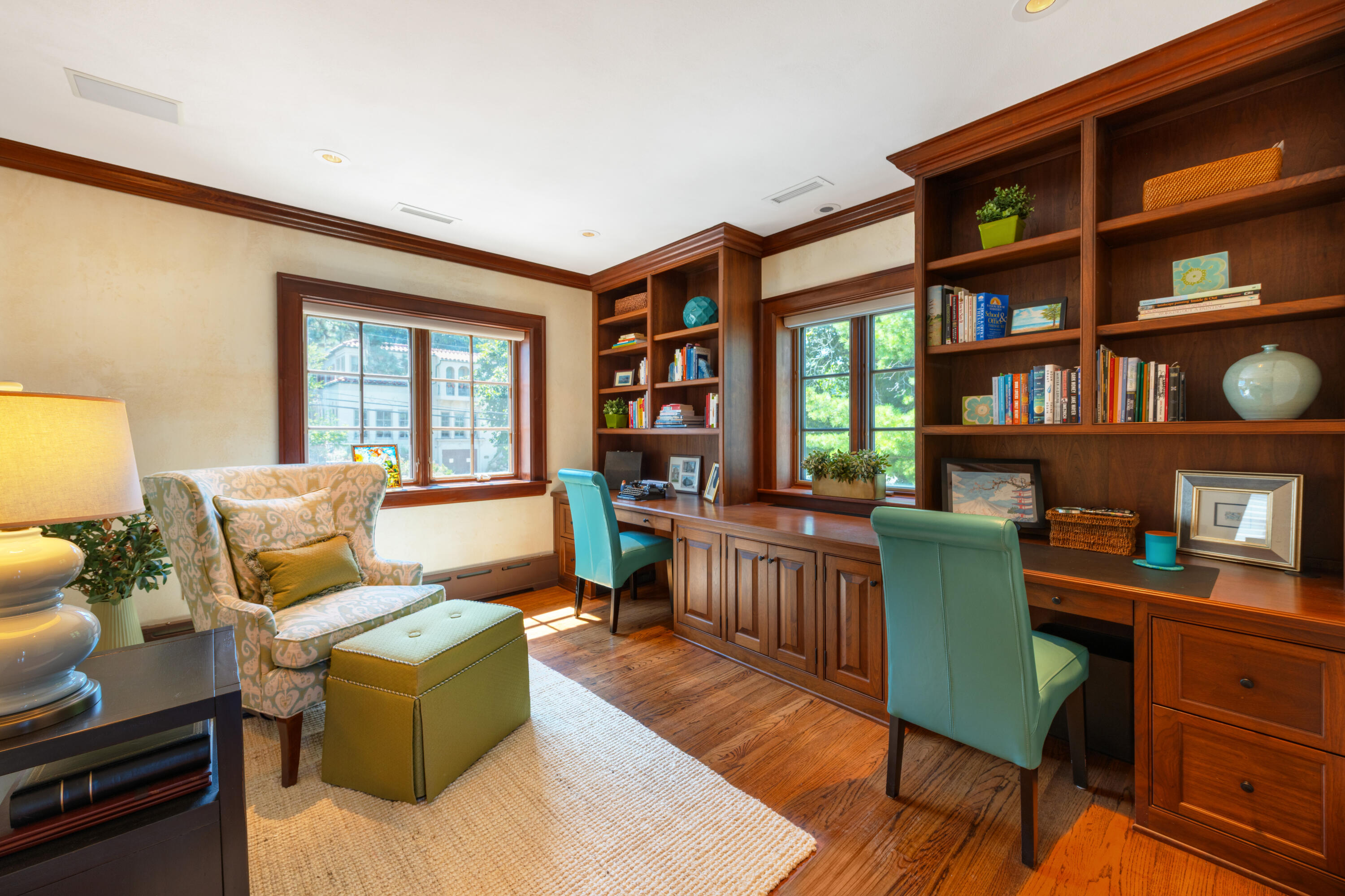 2306 Lake Shore Drive