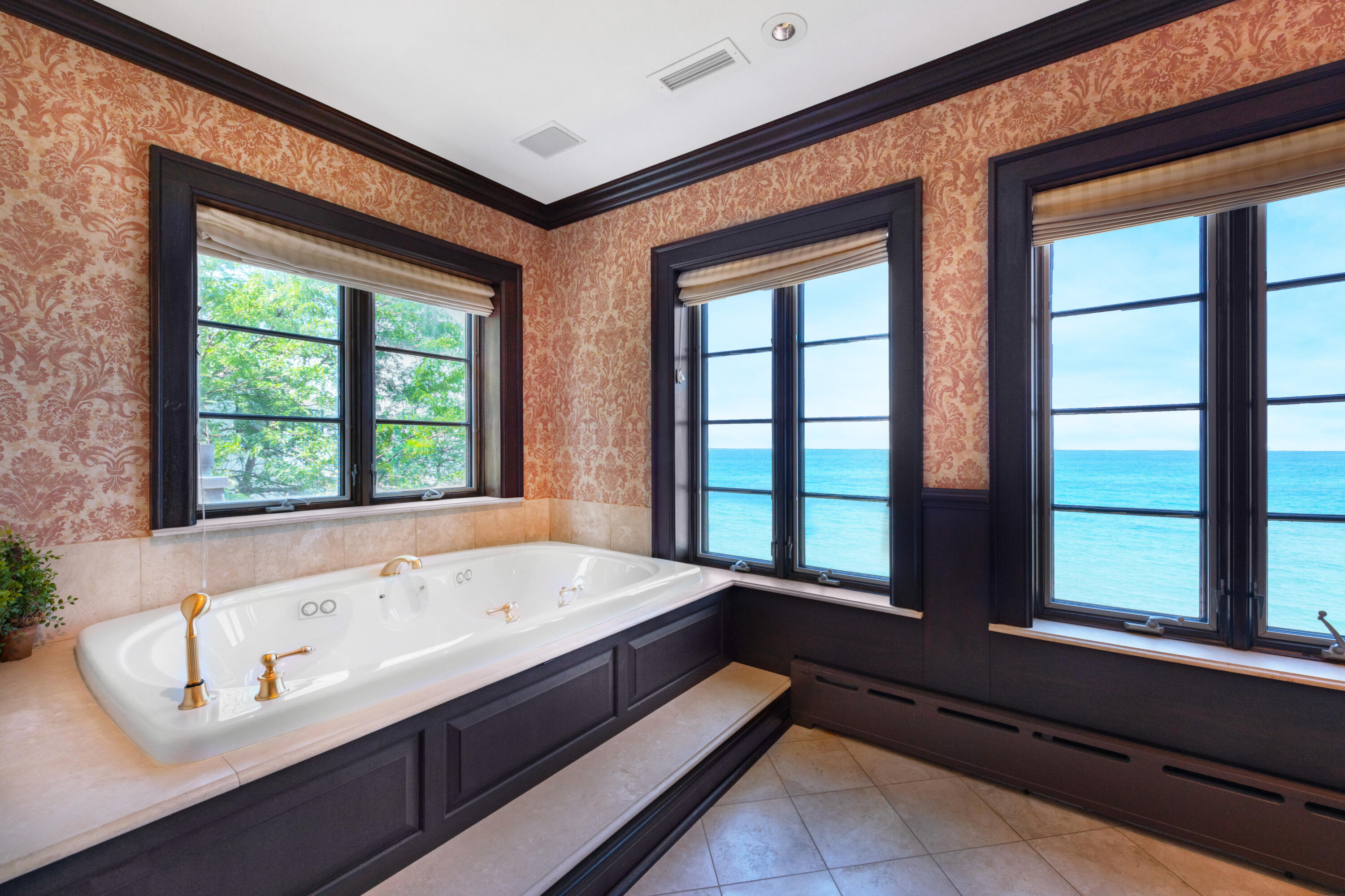 2306 Lake Shore Drive