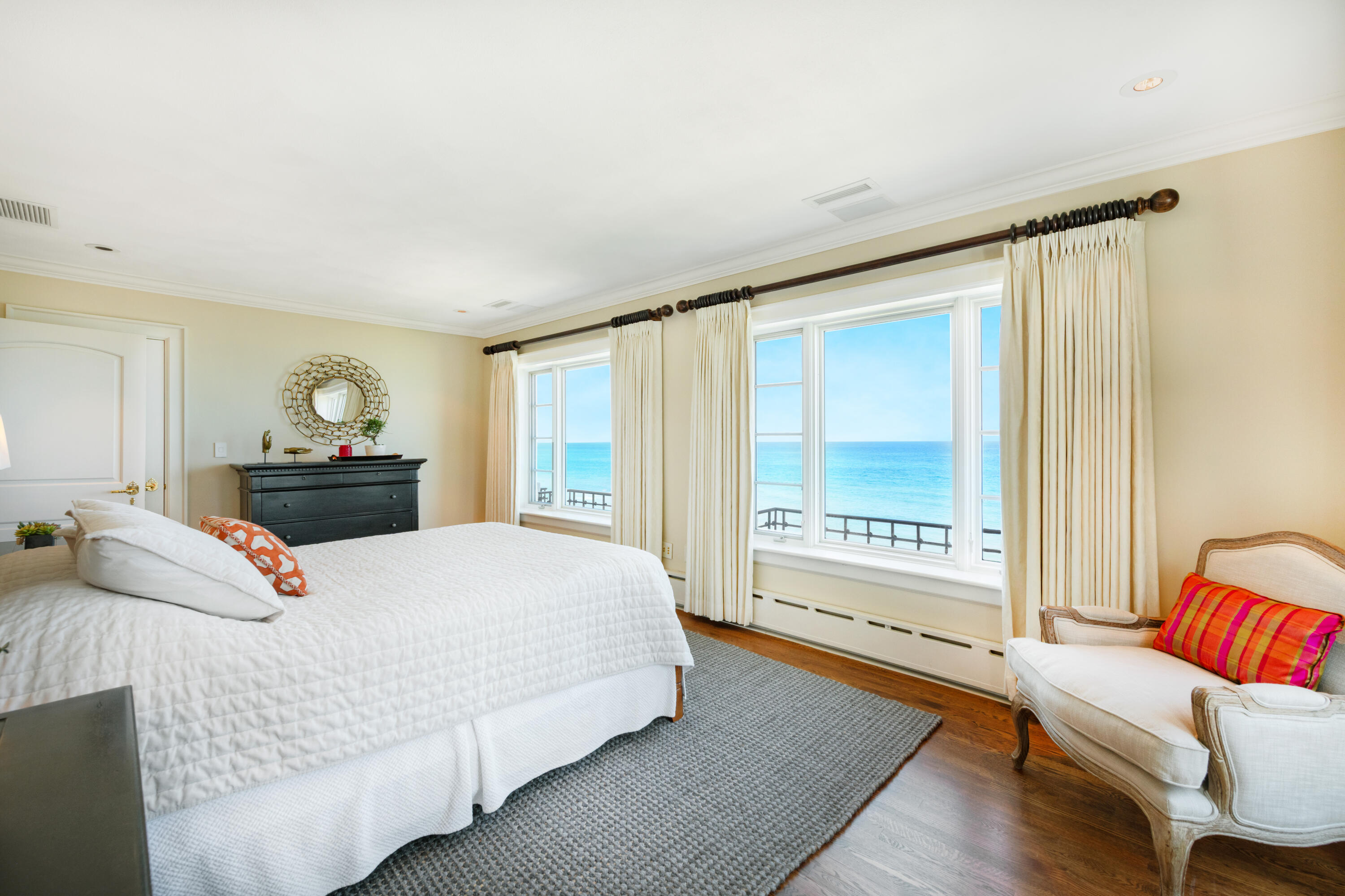 2306 Lake Shore Drive