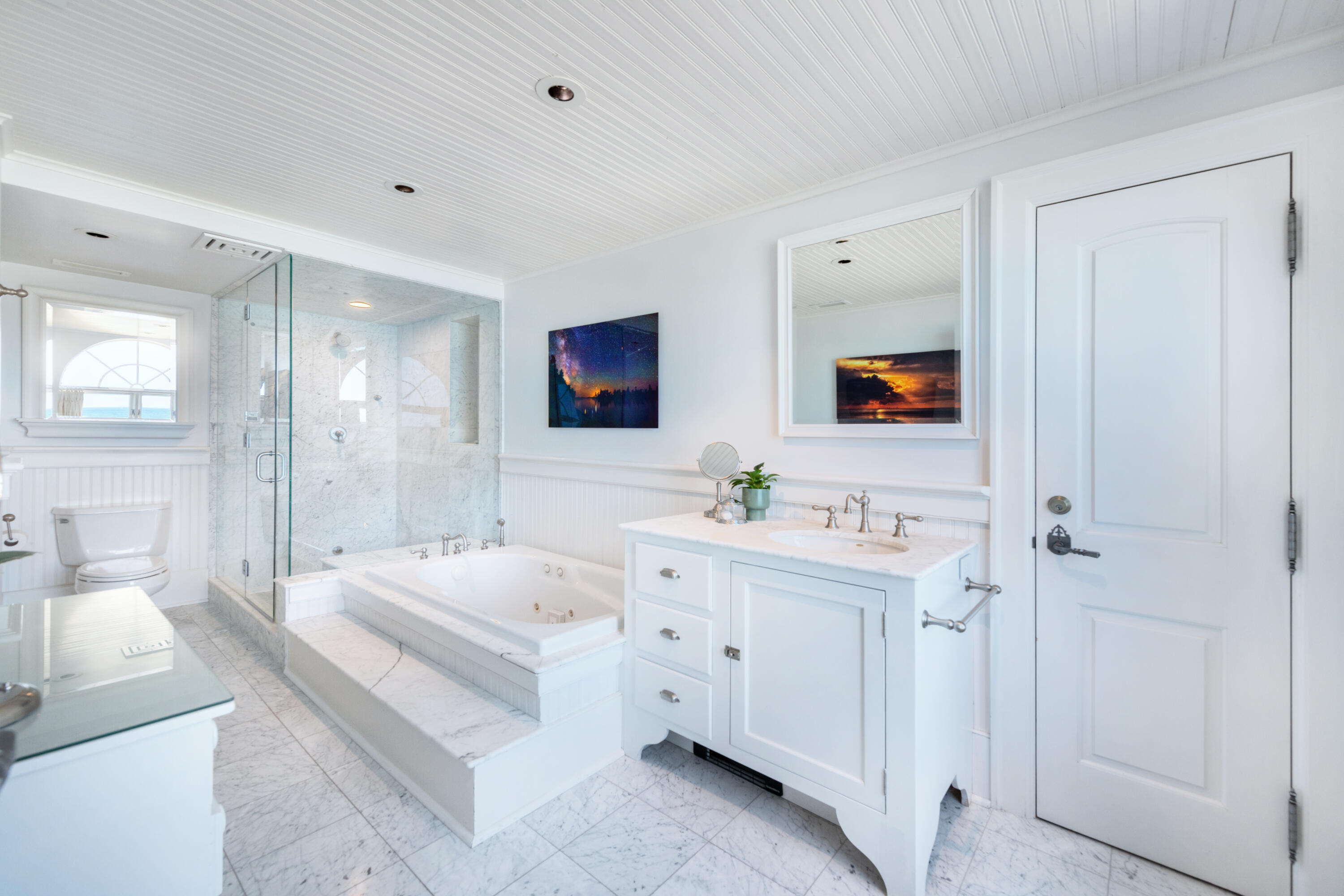 2306 Lake Shore Drive
