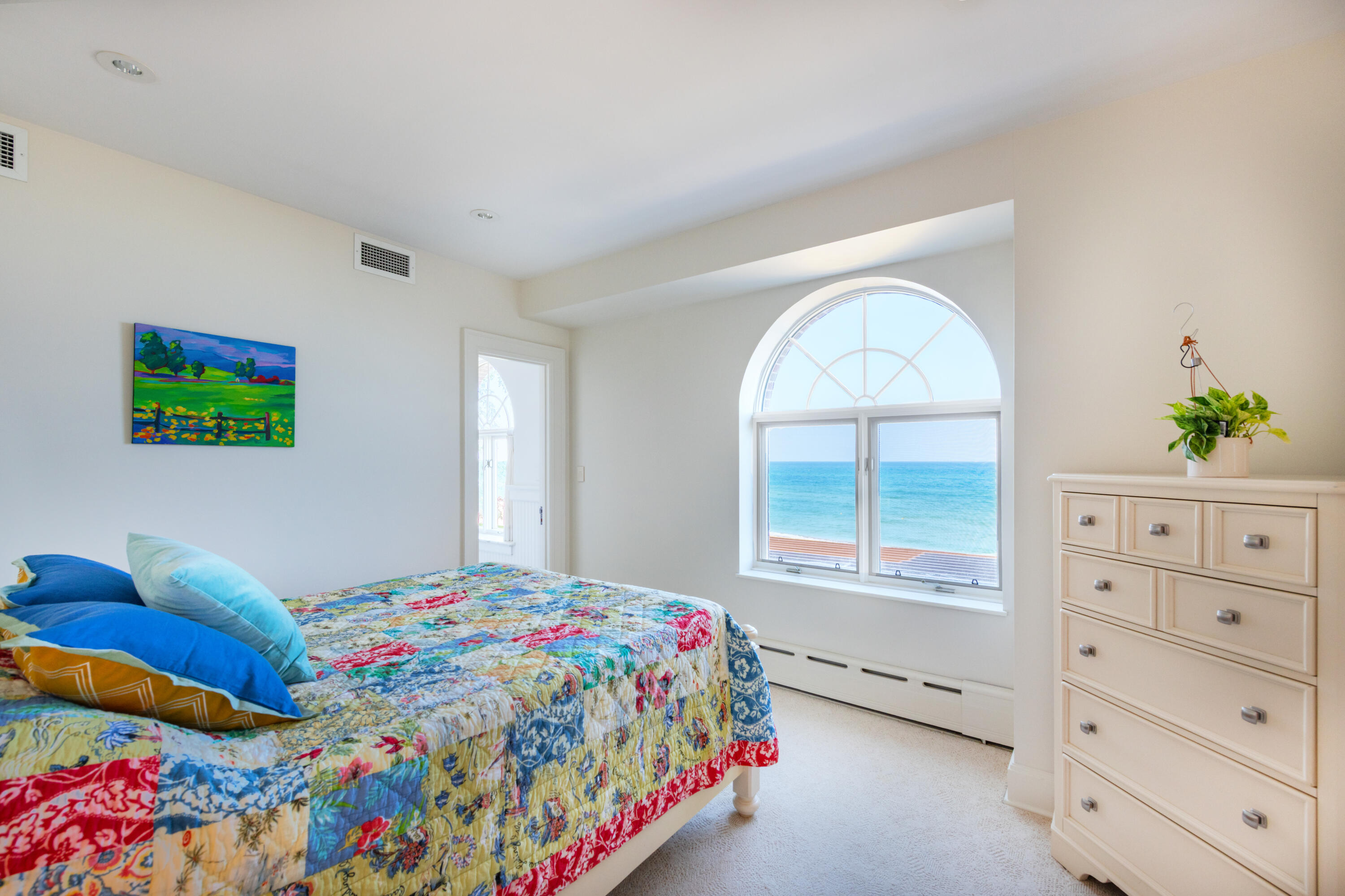 2306 Lake Shore Drive