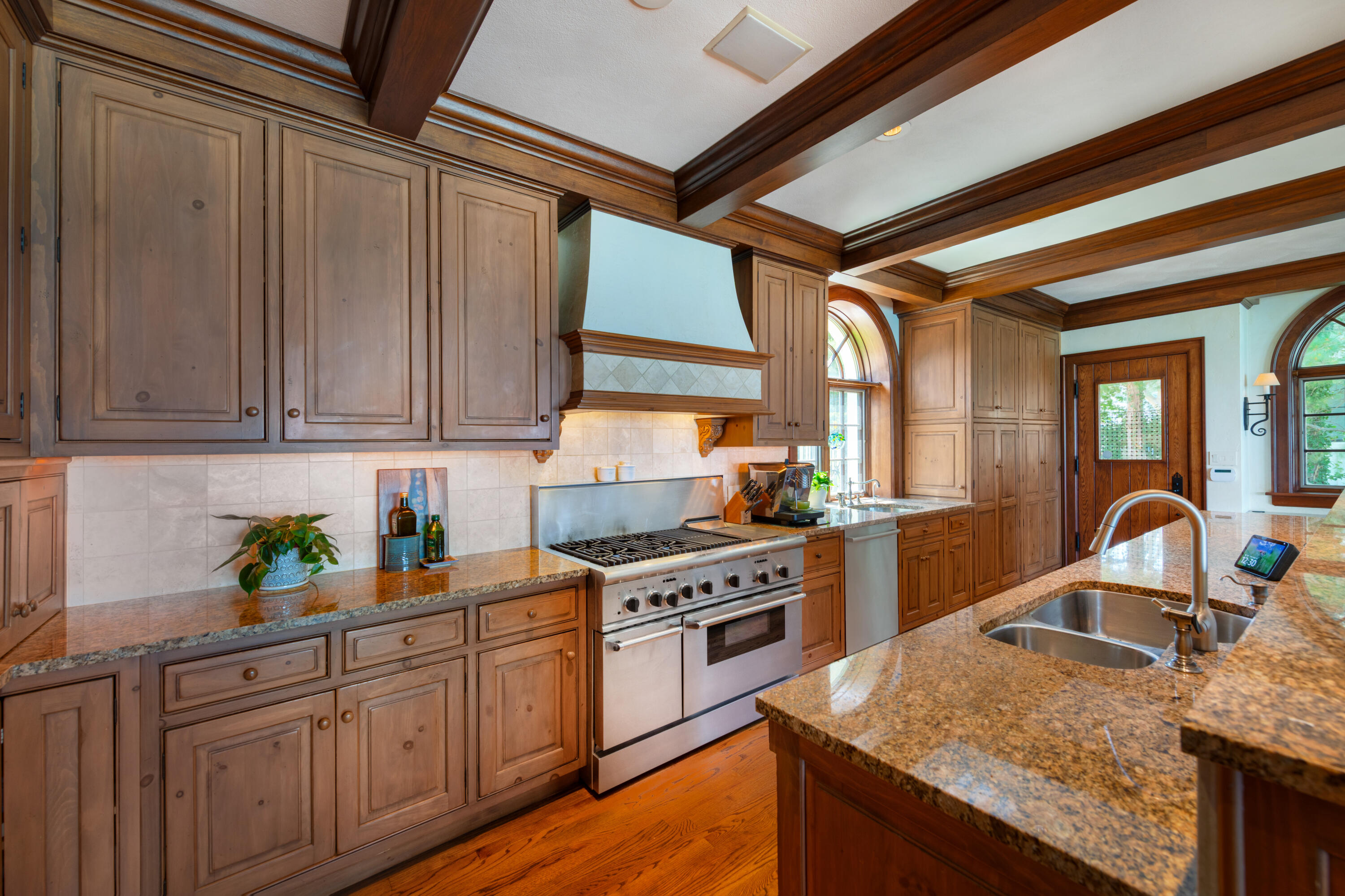 2306 Lake Shore Drive