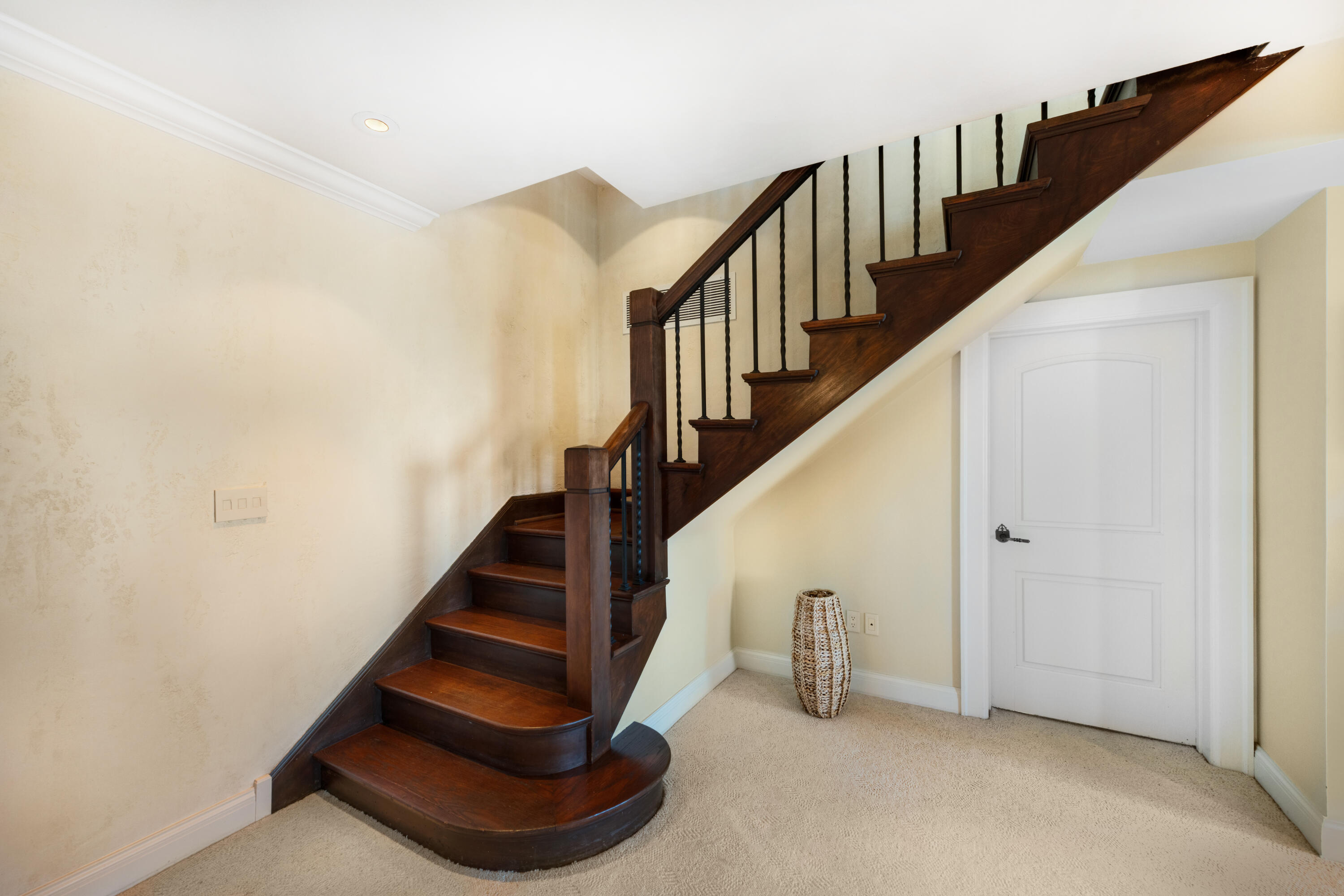 2306 Lake Shore Drive