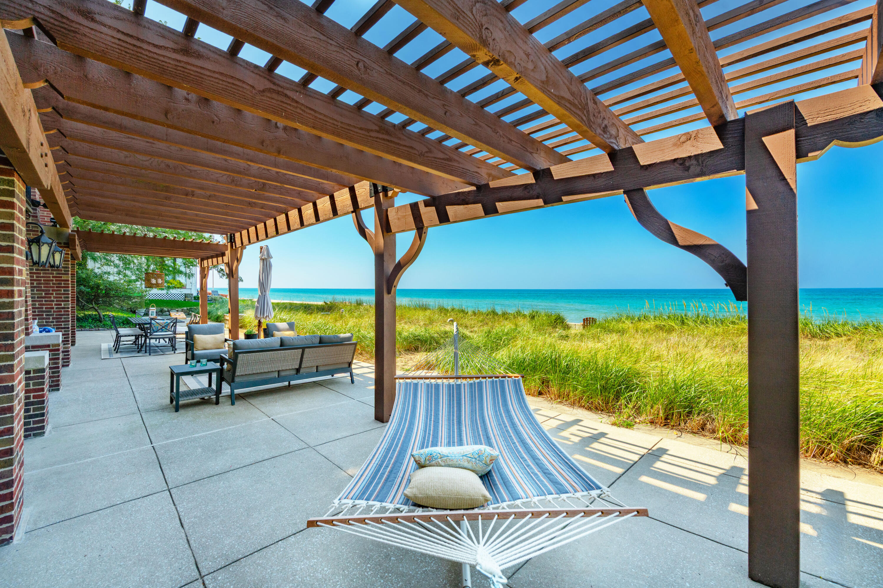 2306 Lake Shore Drive