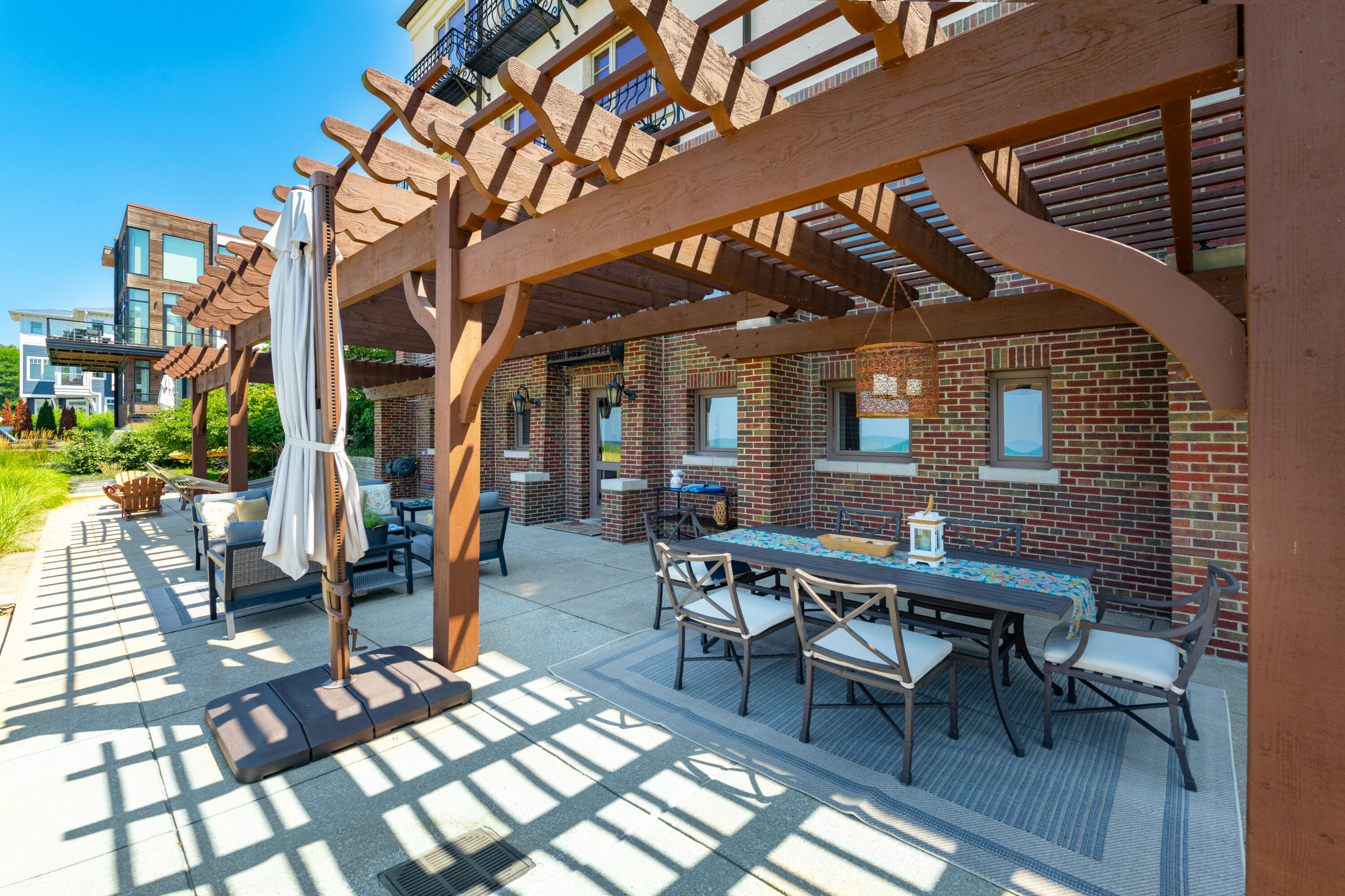 2306 Lake Shore Drive