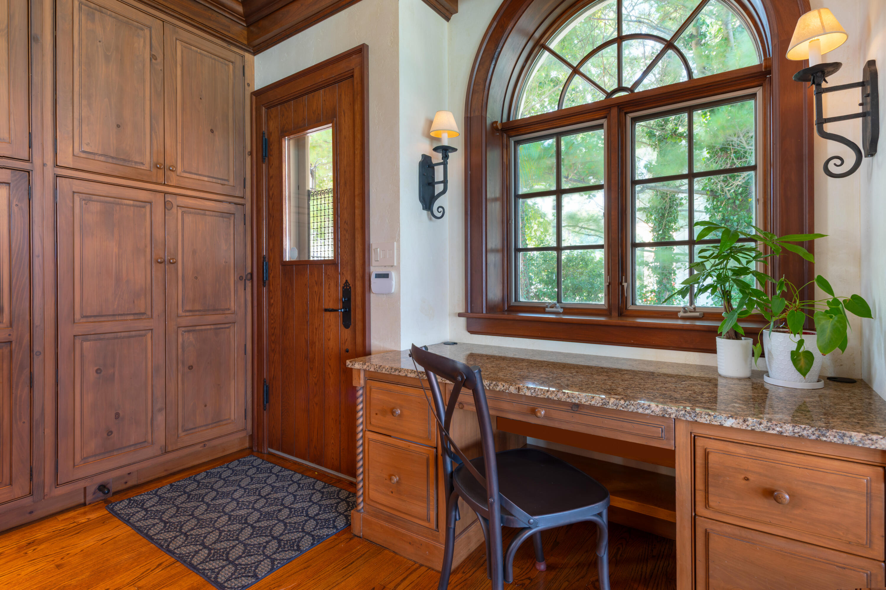2306 Lake Shore Drive