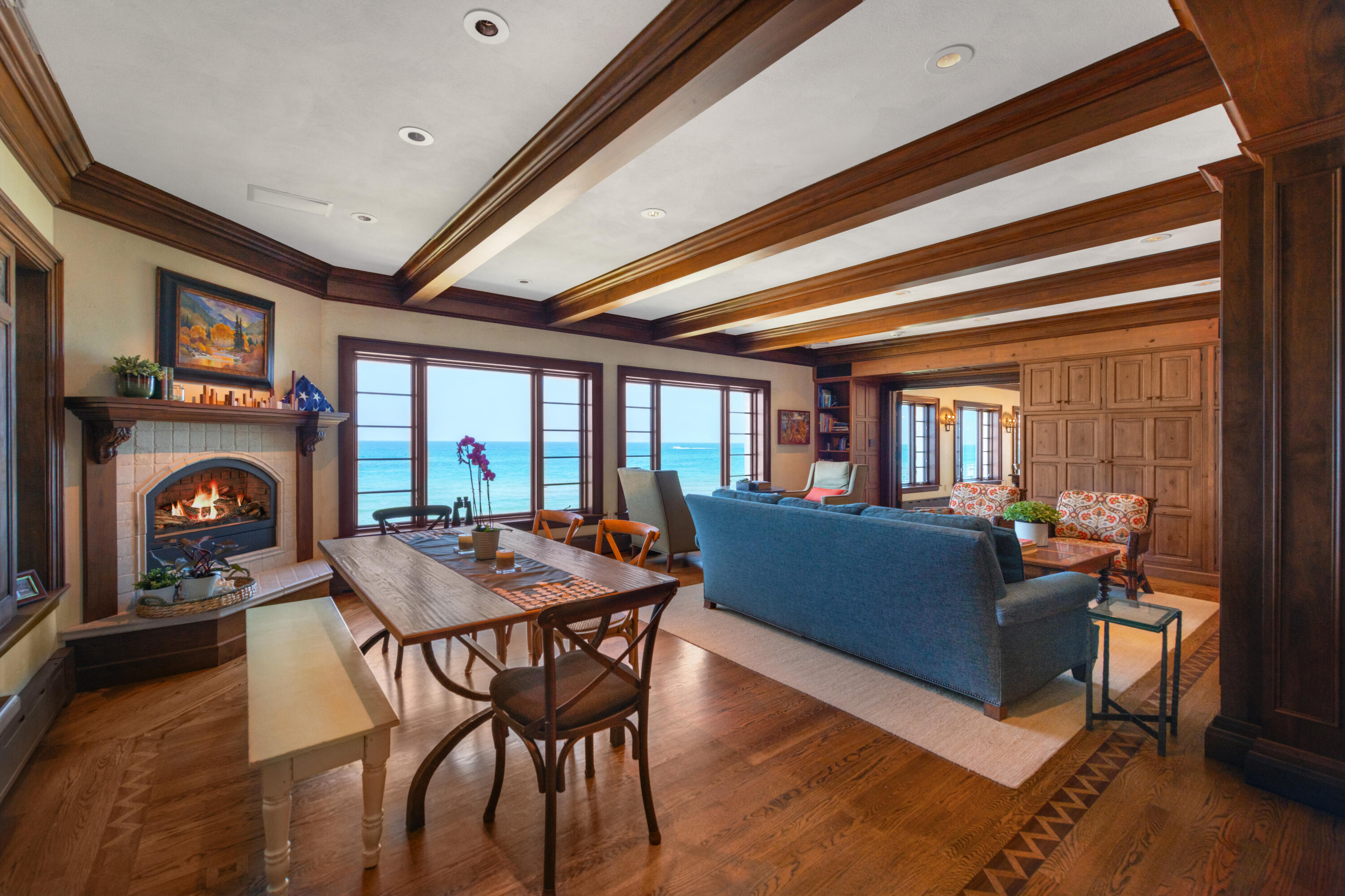 2306 Lake Shore Drive