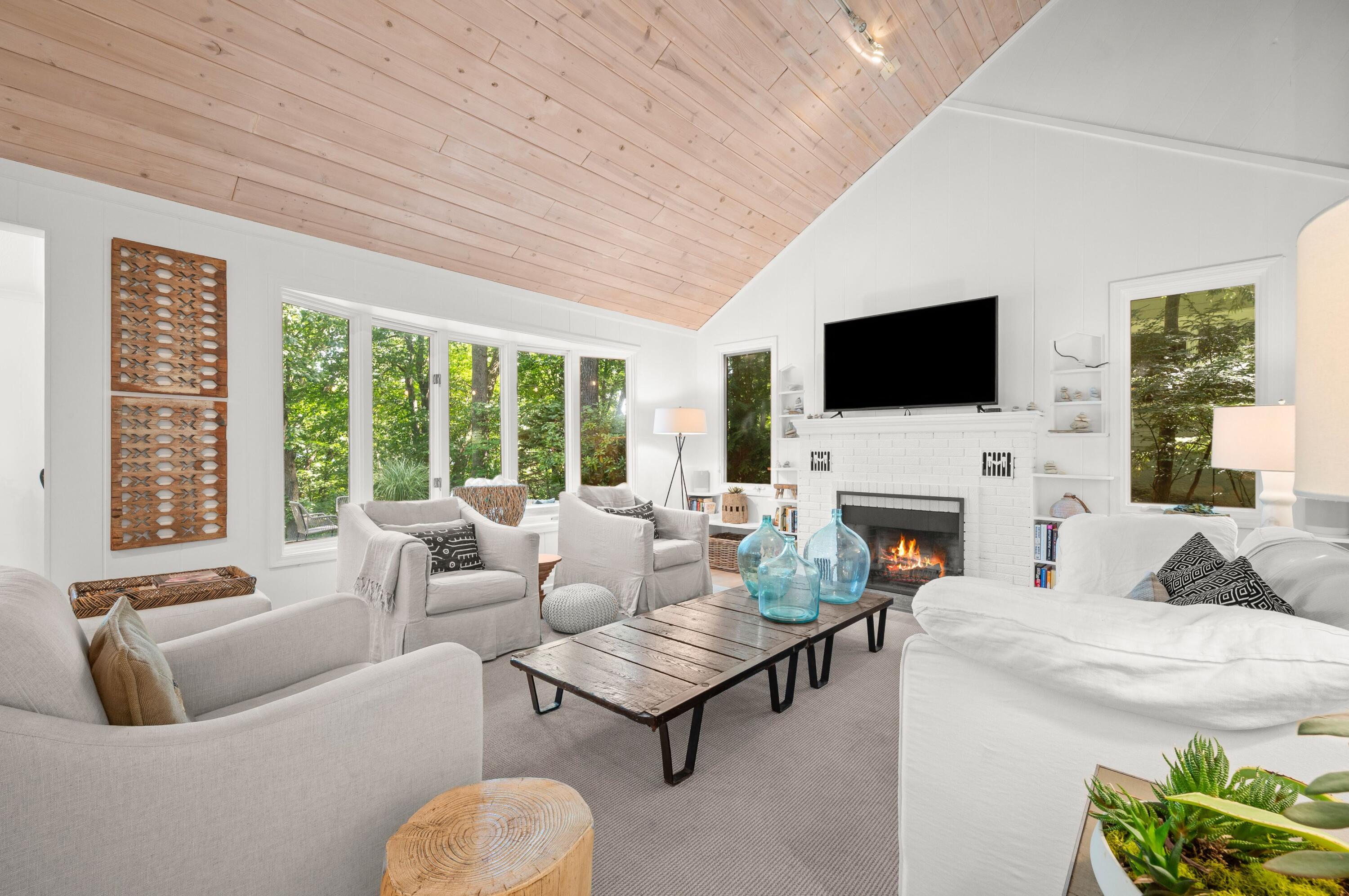 3524 Manitou Trail