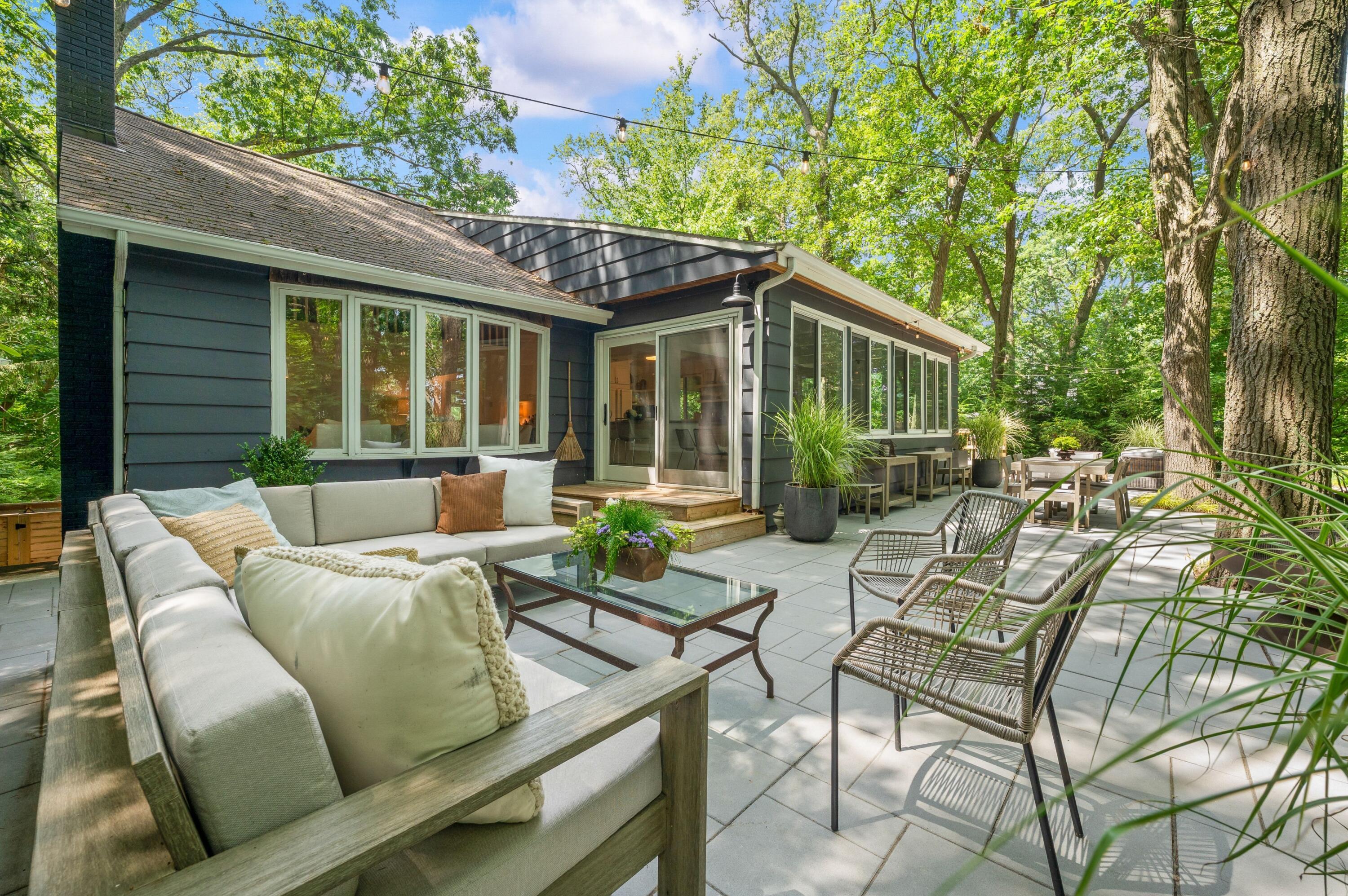 3524 Manitou Trail