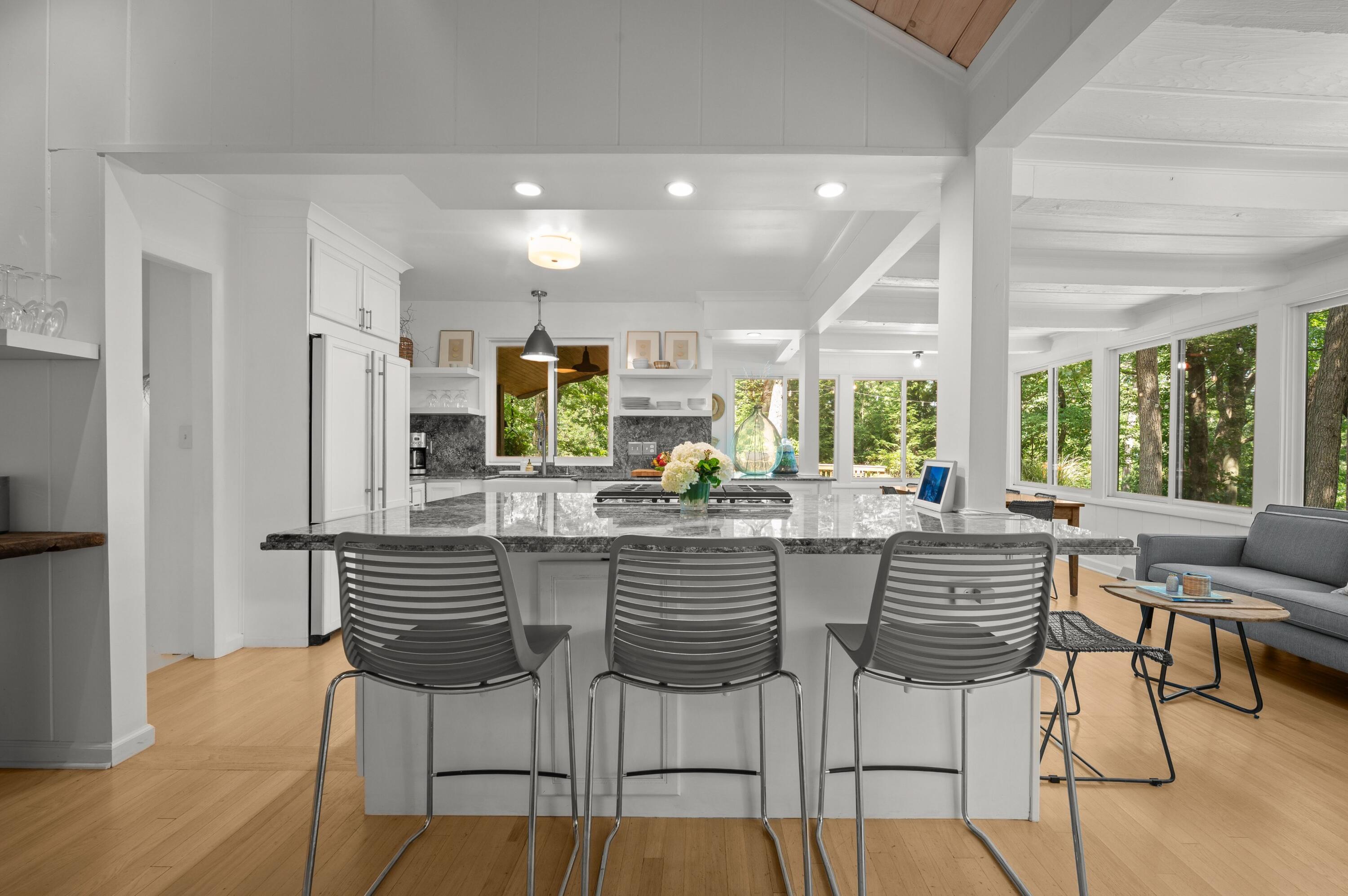 3524 Manitou Trail