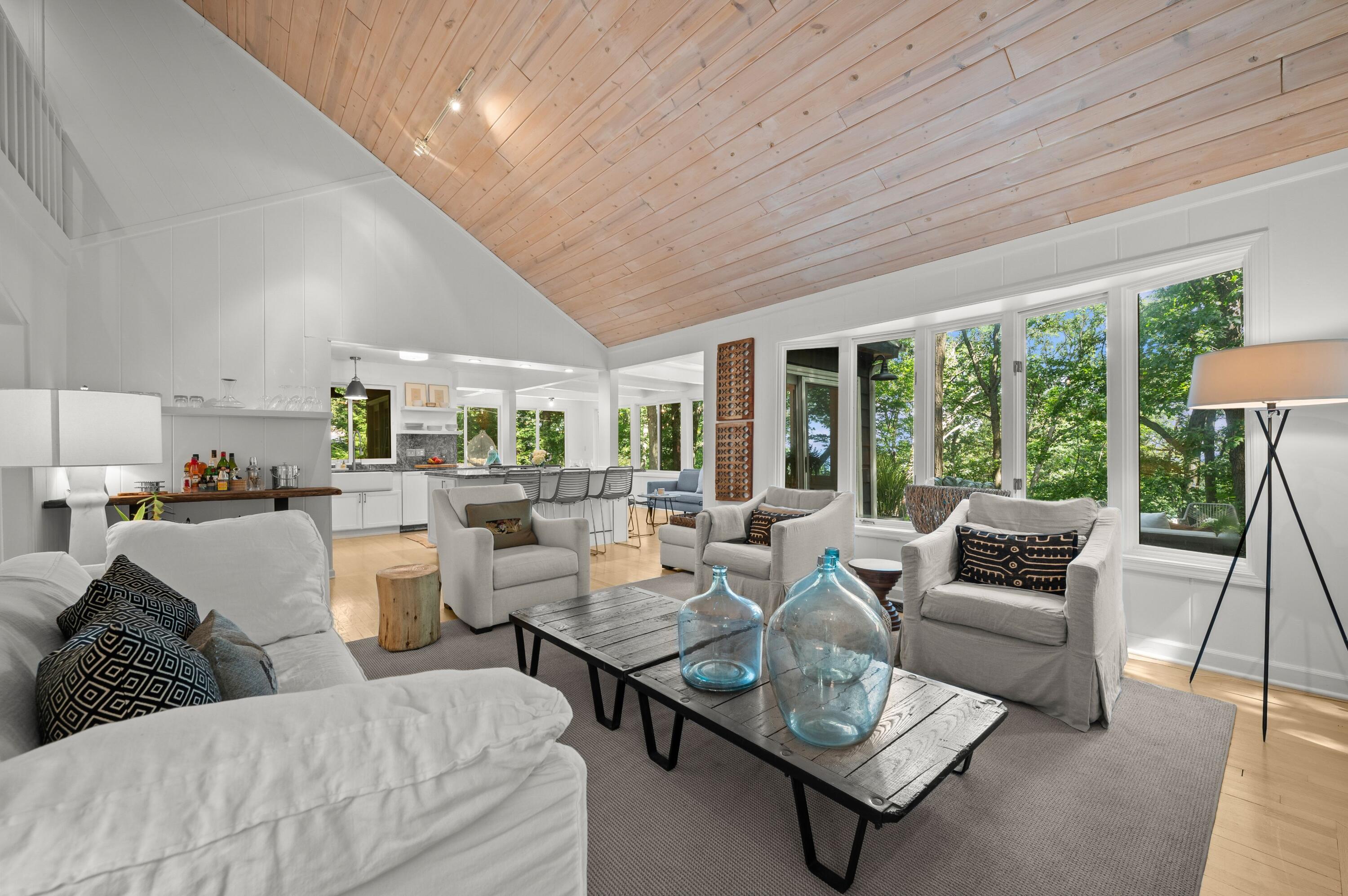 3524 Manitou Trail