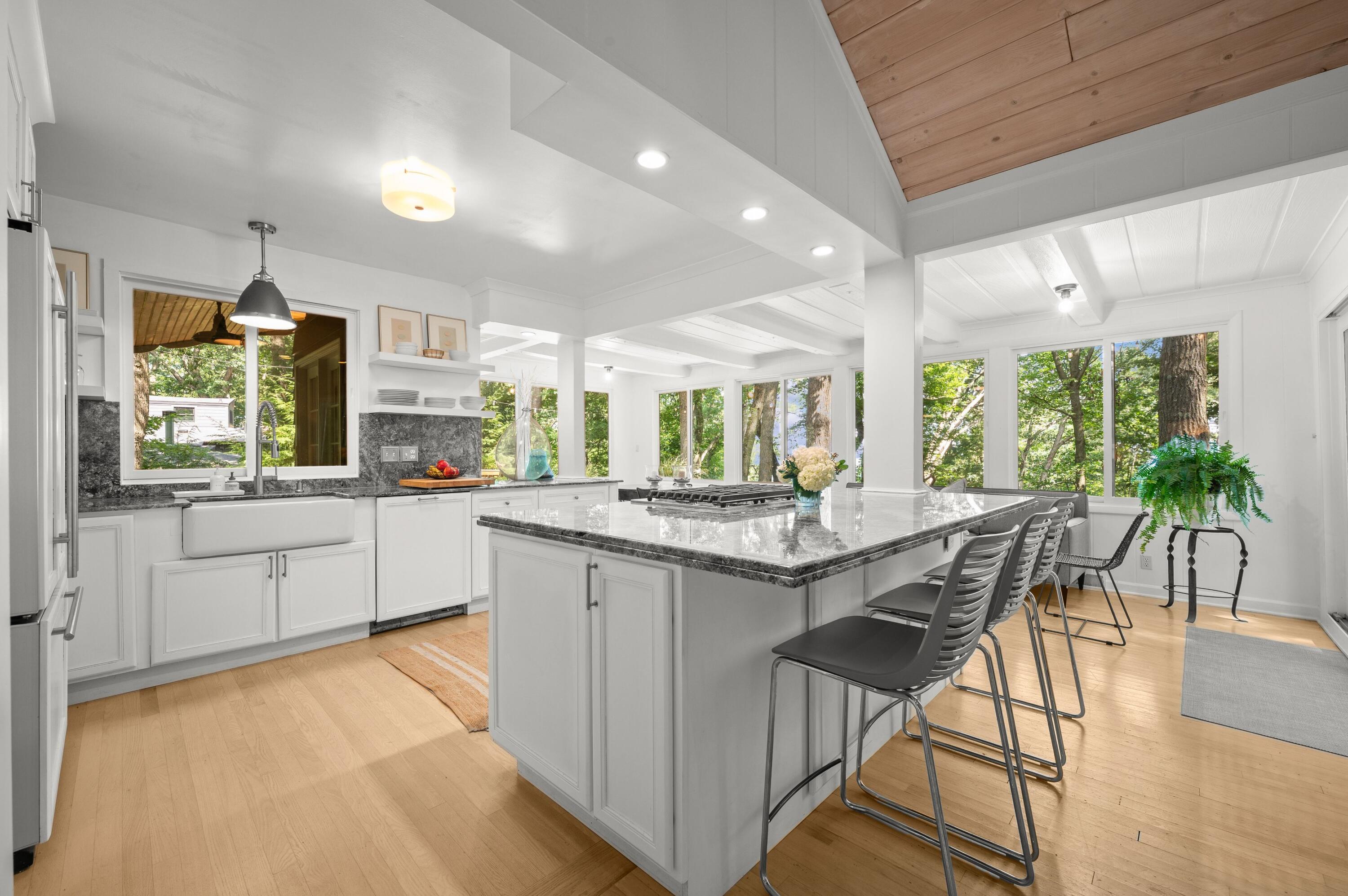 3524 Manitou Trail