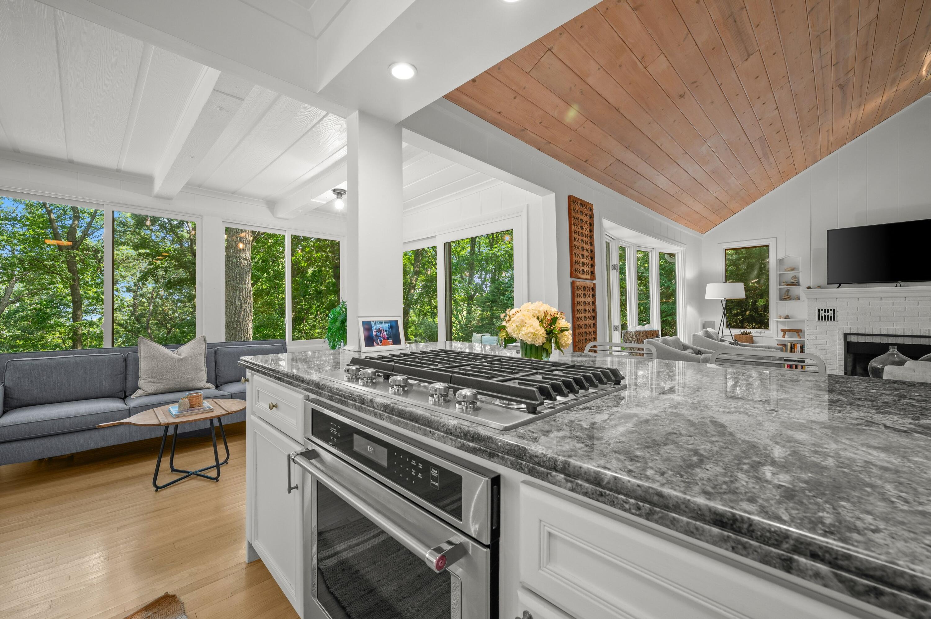 3524 Manitou Trail
