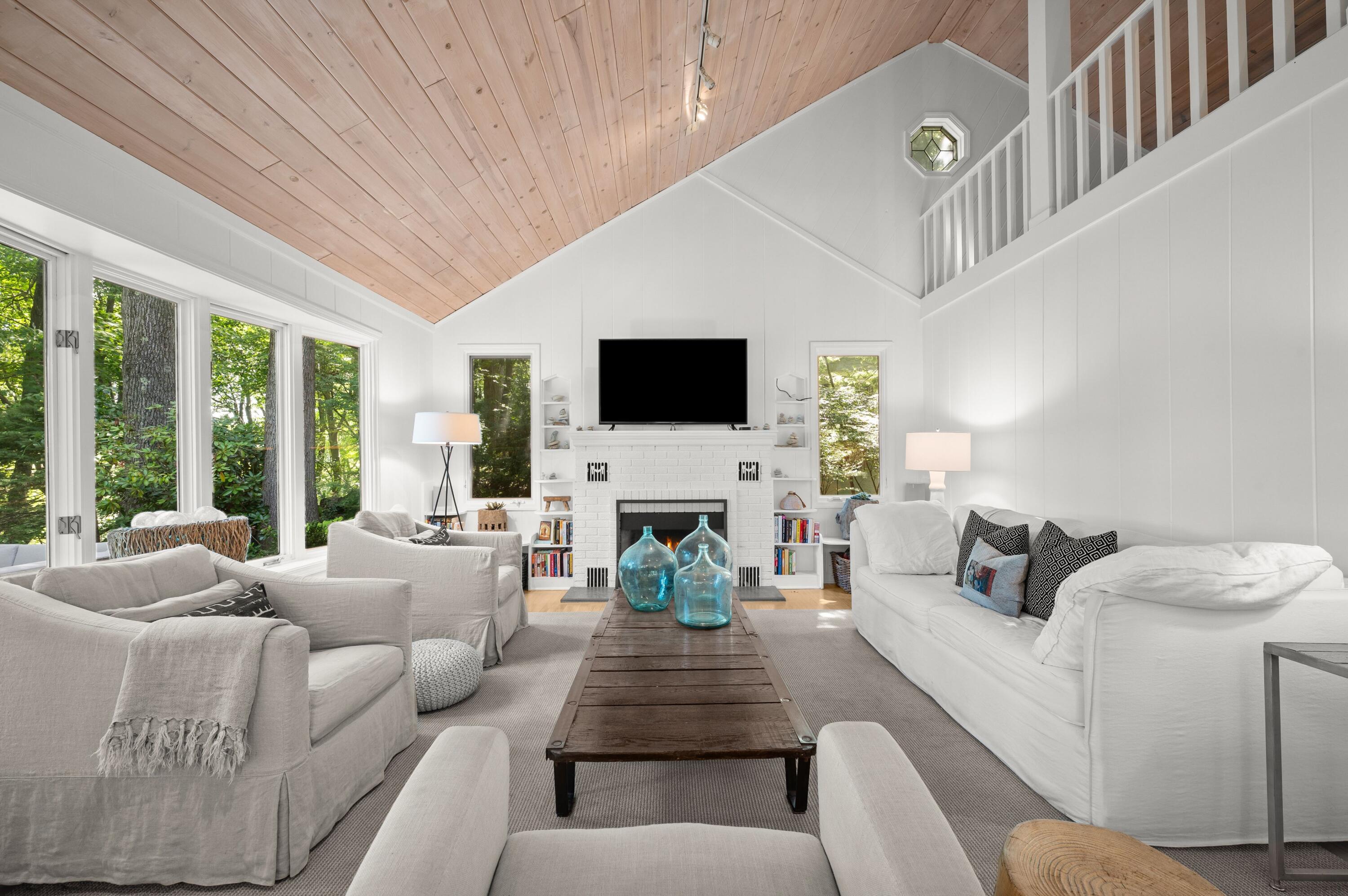 3524 Manitou Trail