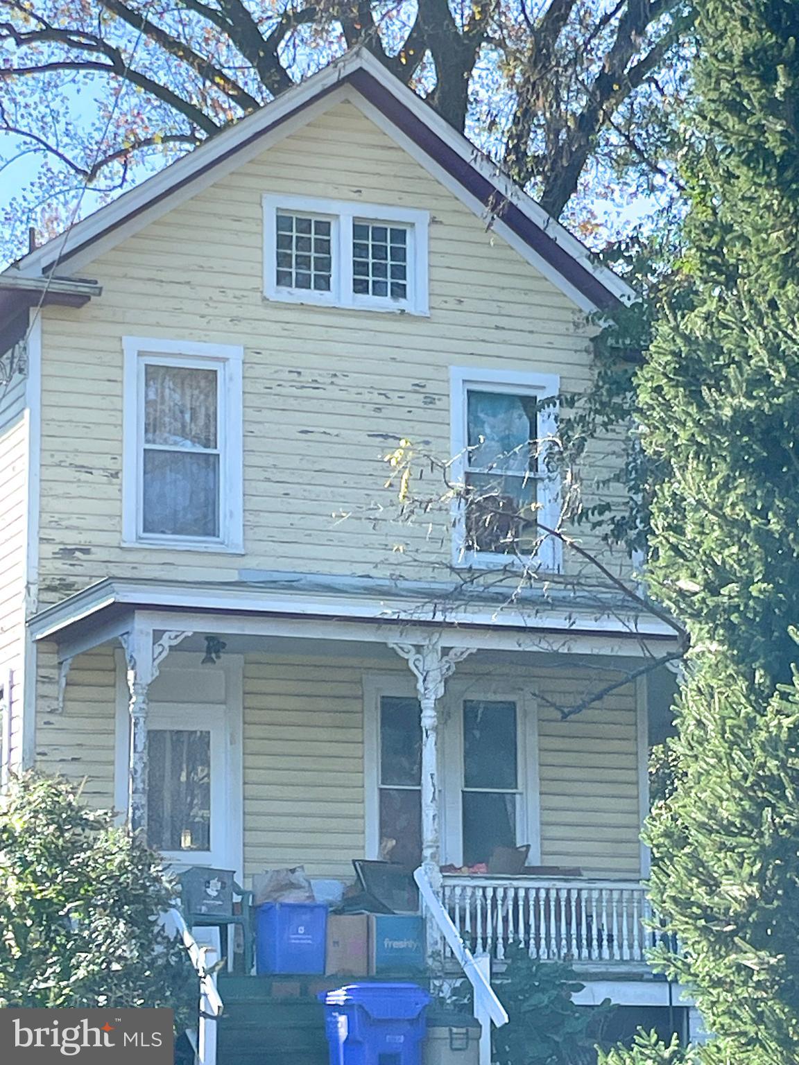 810 Ave