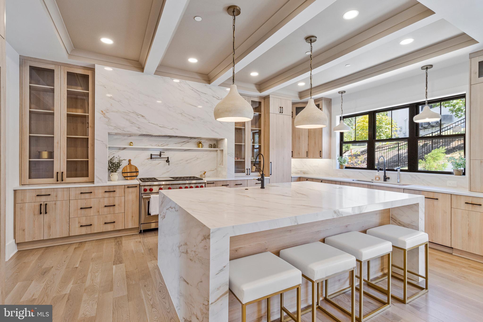 6611 LYBROOK COURT