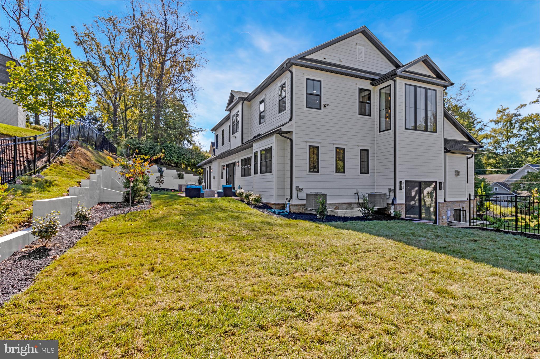 6611 LYBROOK COURT