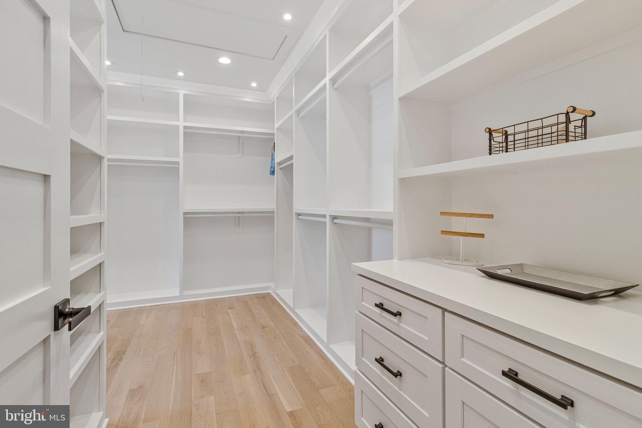 6611 LYBROOK COURT