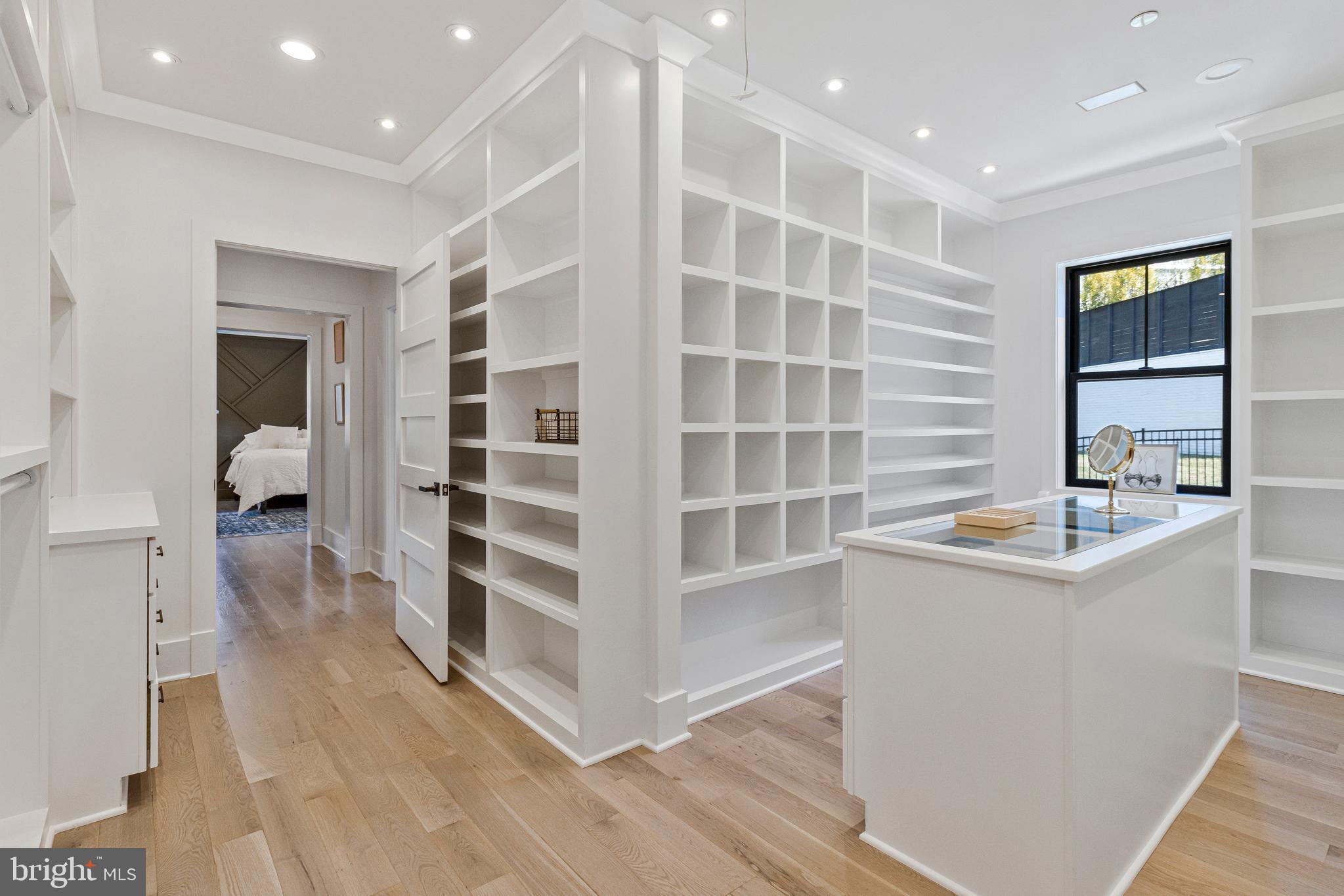 6611 LYBROOK COURT