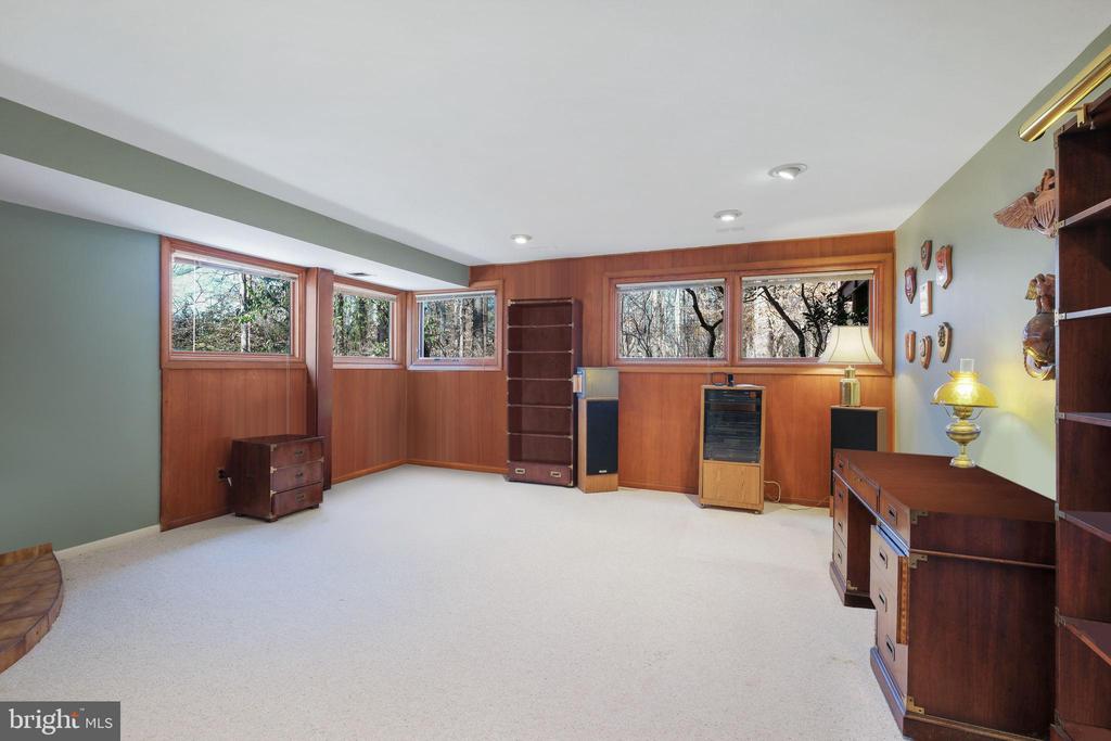 9508 MICHAELS COURT