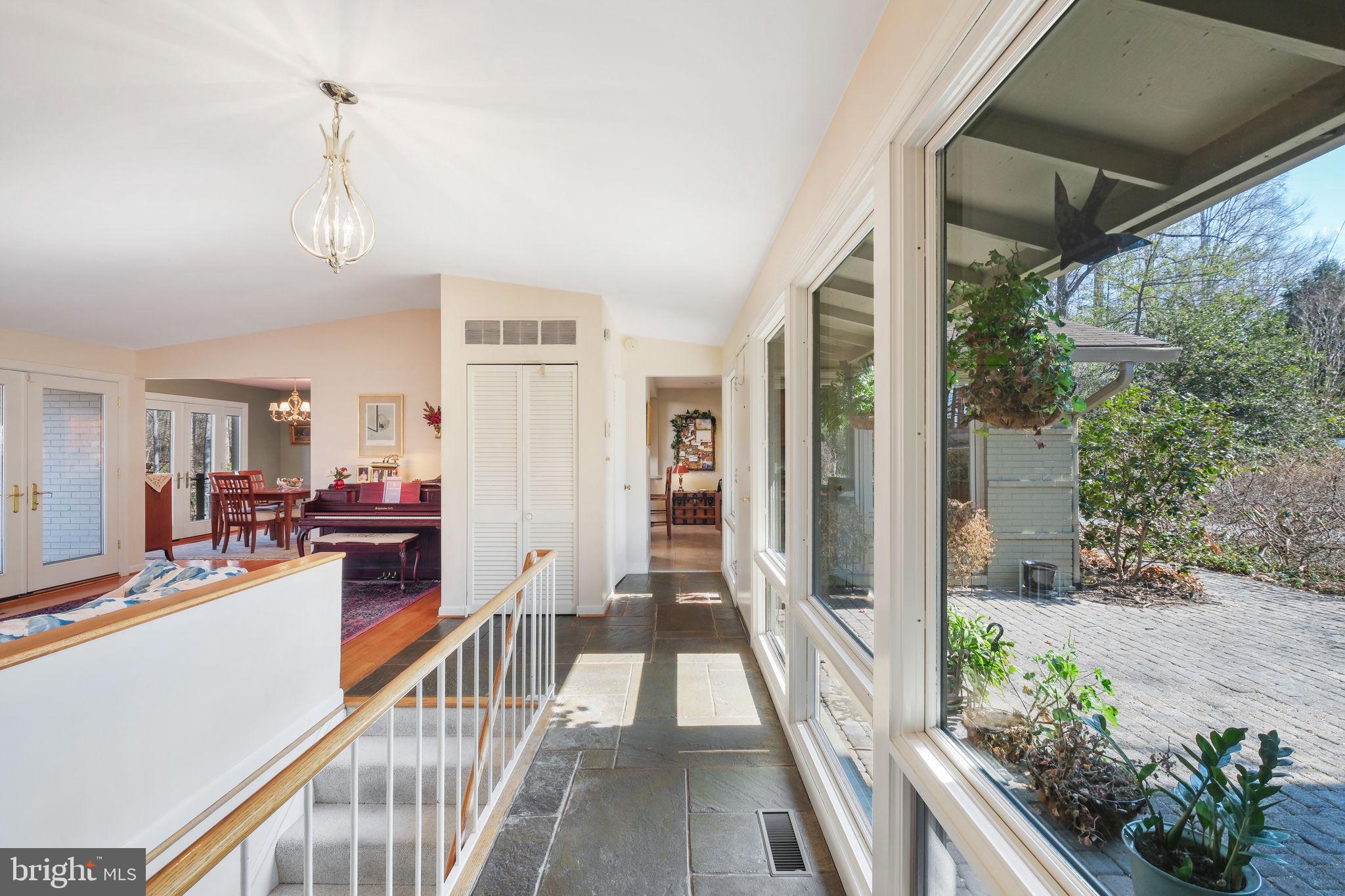 9508 MICHAELS COURT