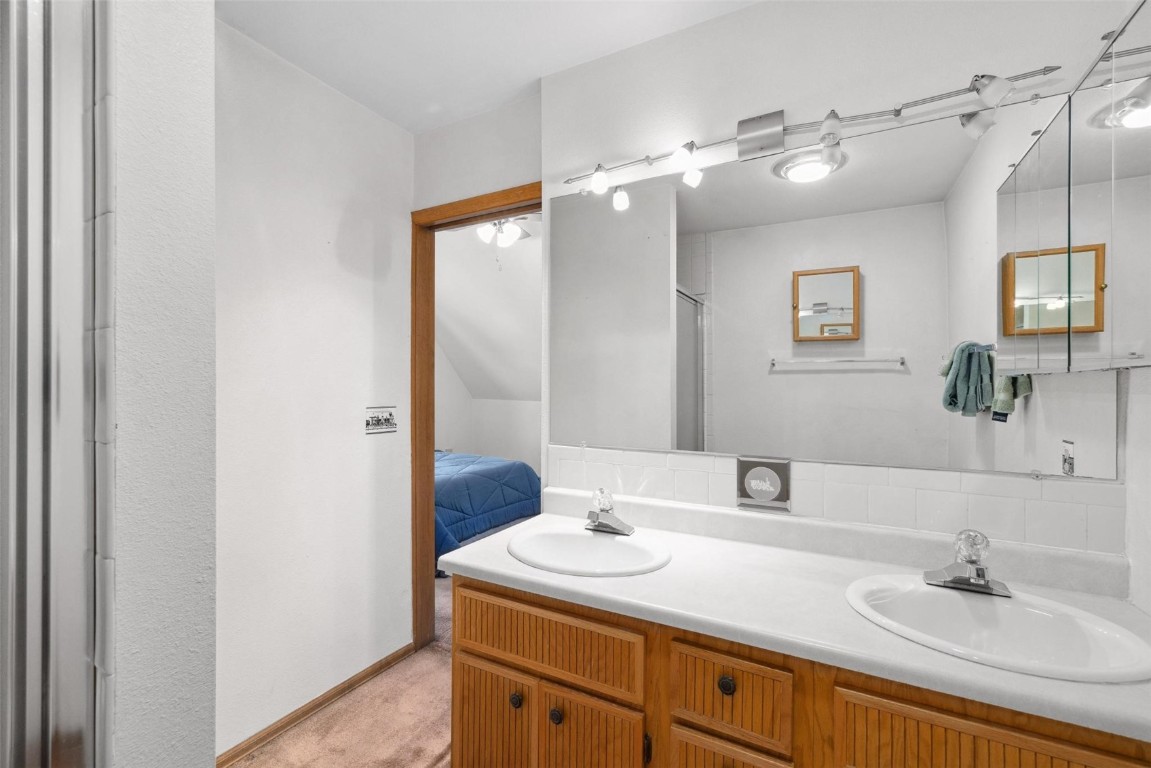 226 Cottonwood DRIVE