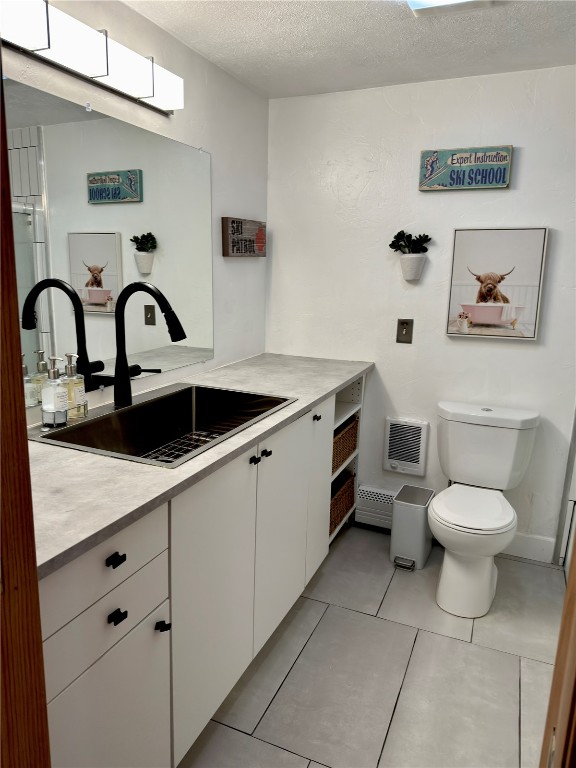 370 E La Bonte STREET C