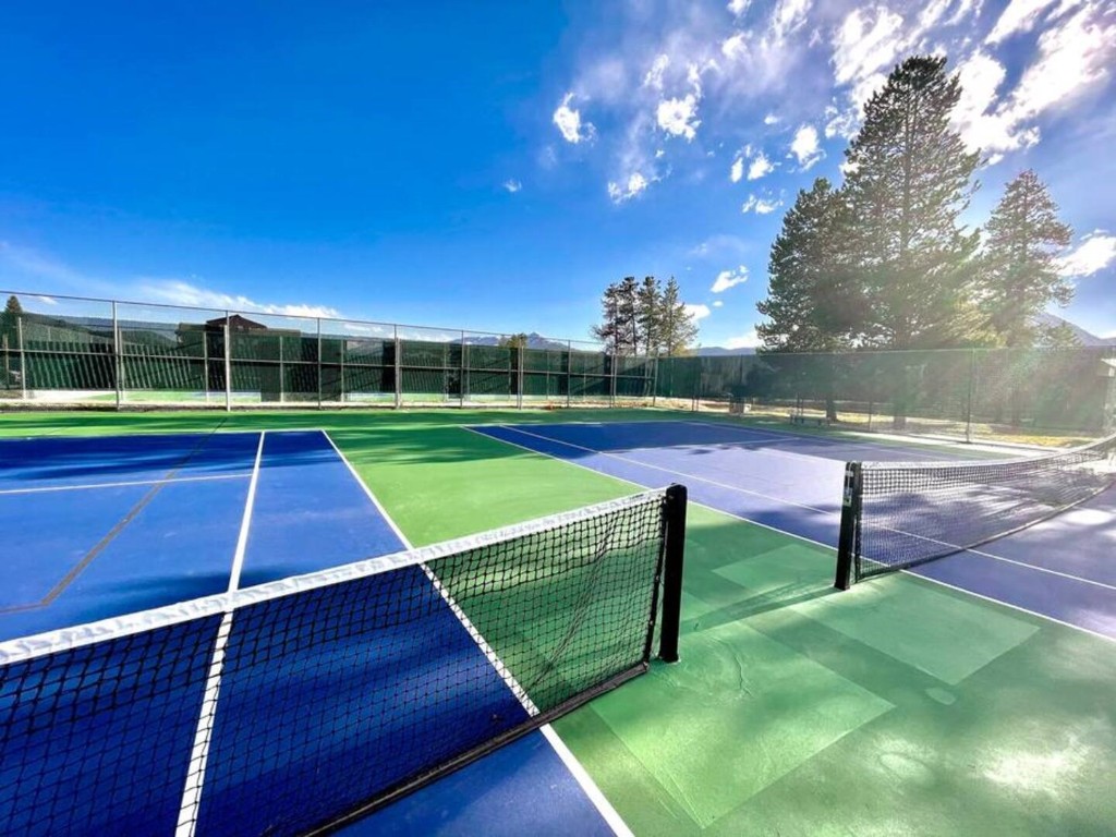 370 E La Bonte STREET C