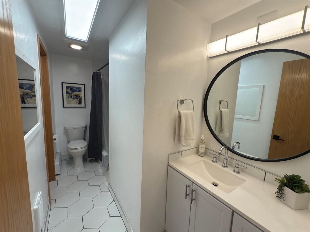 370 E La Bonte STREET C