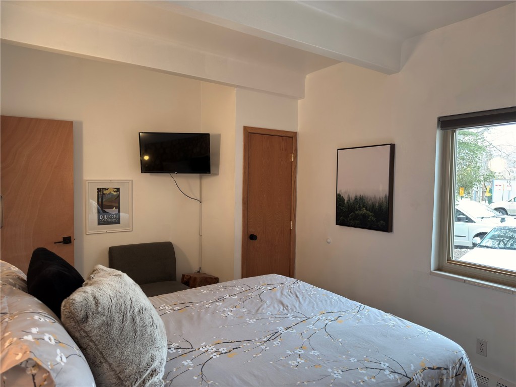 370 E La Bonte STREET C