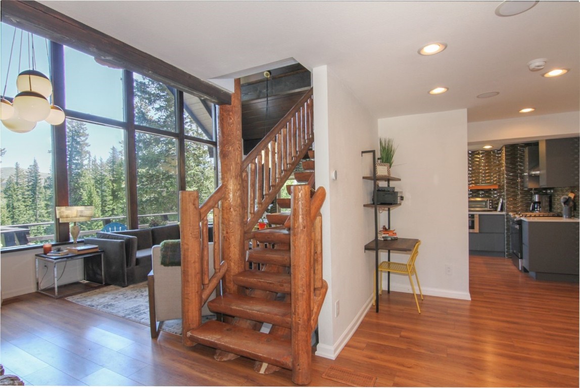 135 Nugget LANE