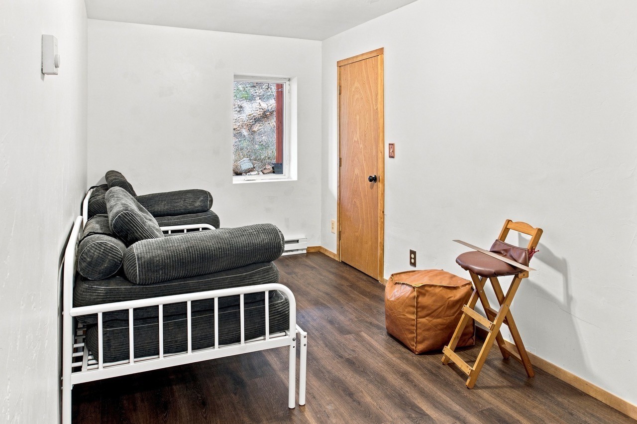 2271 Redhill ROAD
