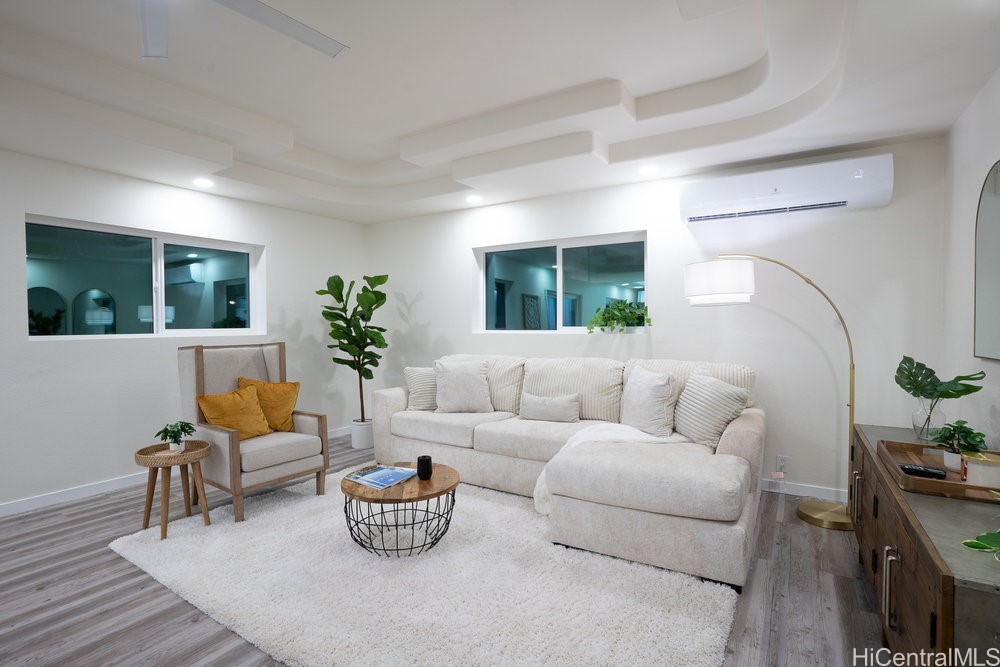 87-135 Liliana Street