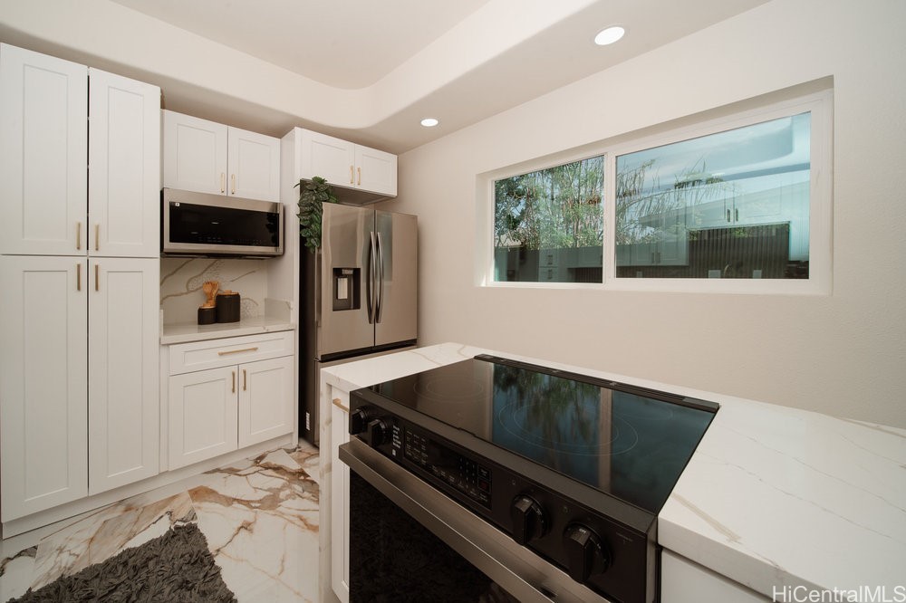 87-135 Liliana Street