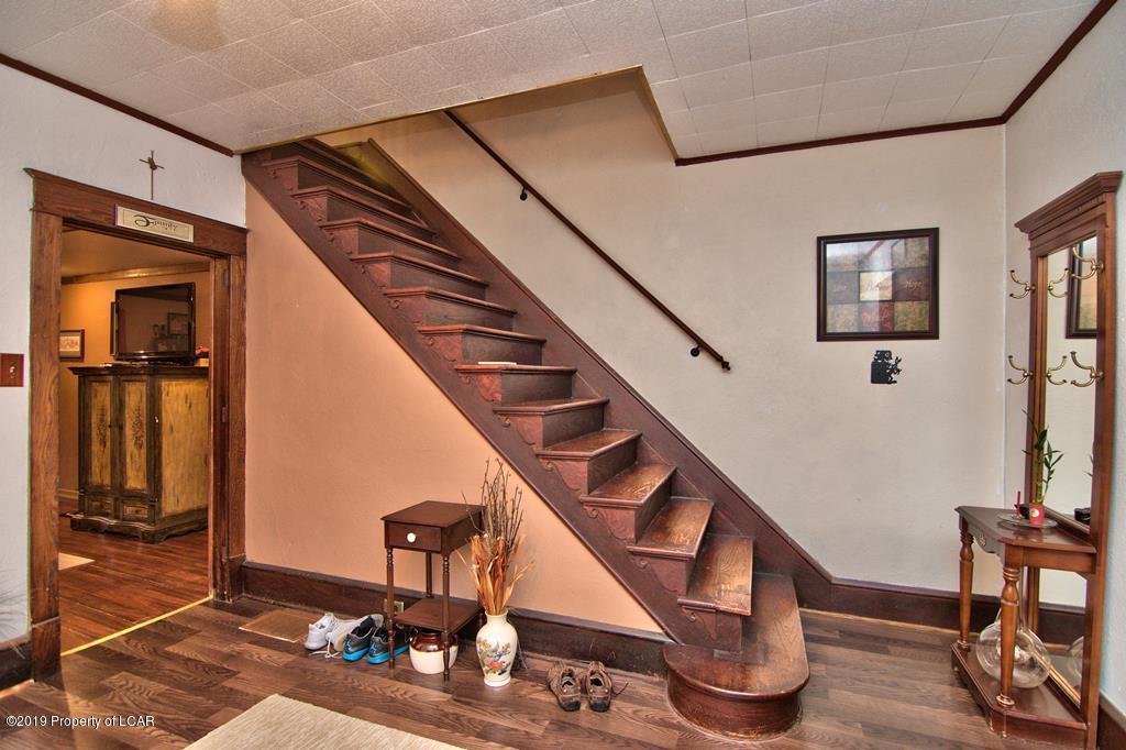 8 W Kirmar Avenue