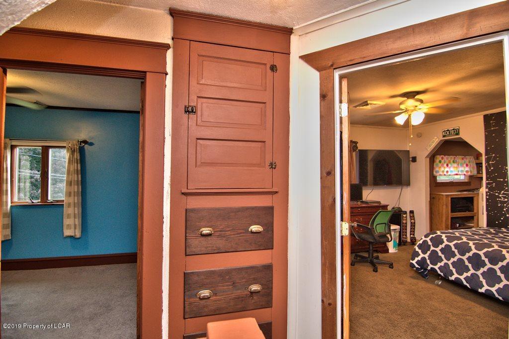 8 W Kirmar Avenue