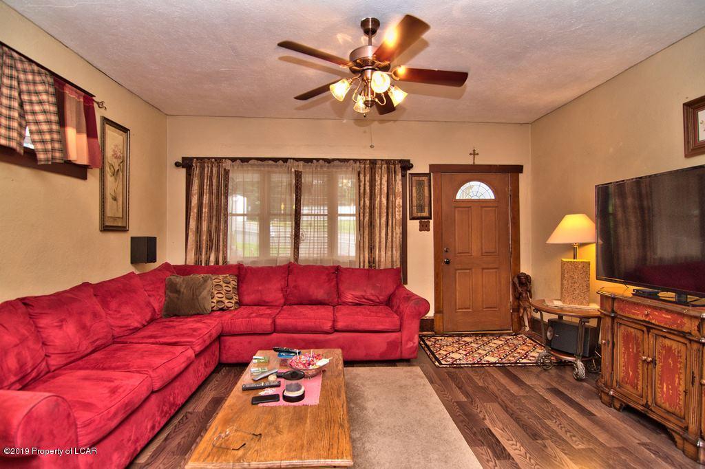 8 W Kirmar Avenue