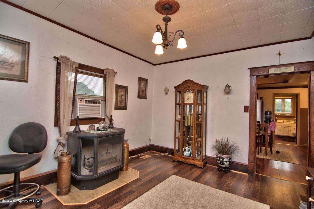 8 W Kirmar Avenue