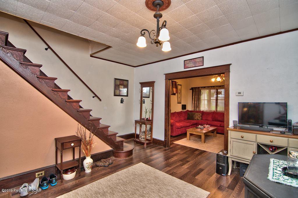 8 W Kirmar Avenue