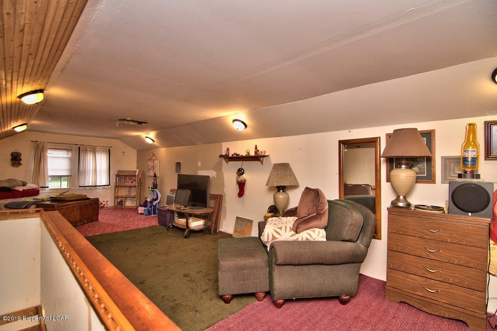 8 W Kirmar Avenue