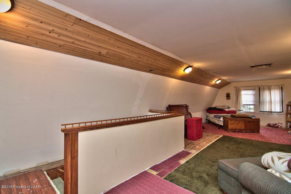 8 W Kirmar Avenue