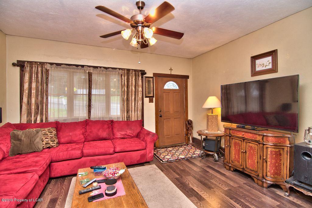 8 W Kirmar Avenue