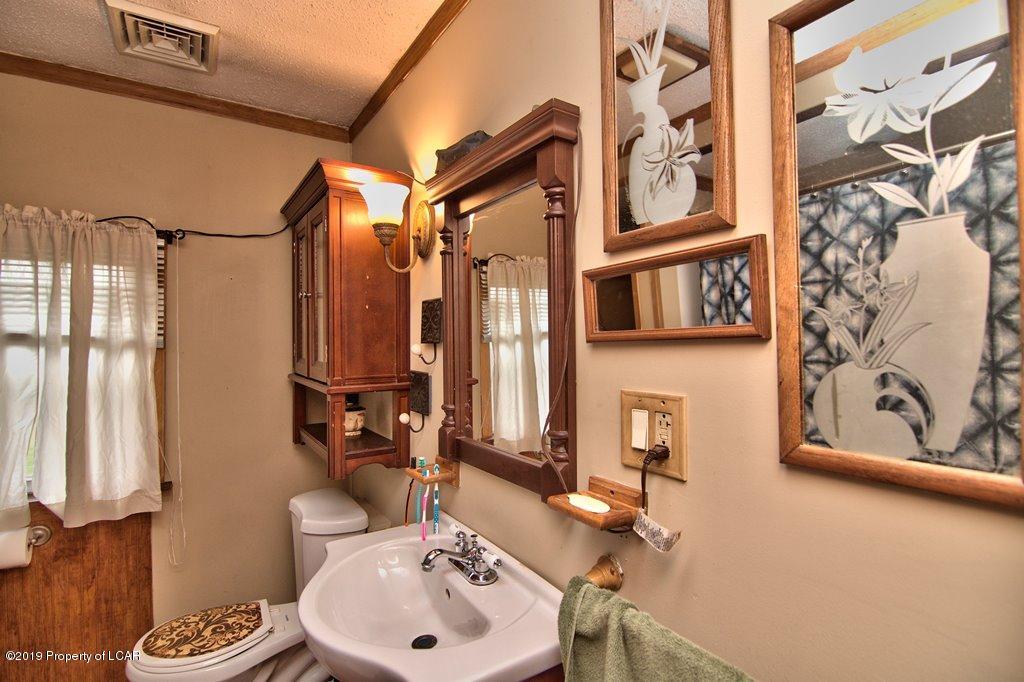 8 W Kirmar Avenue