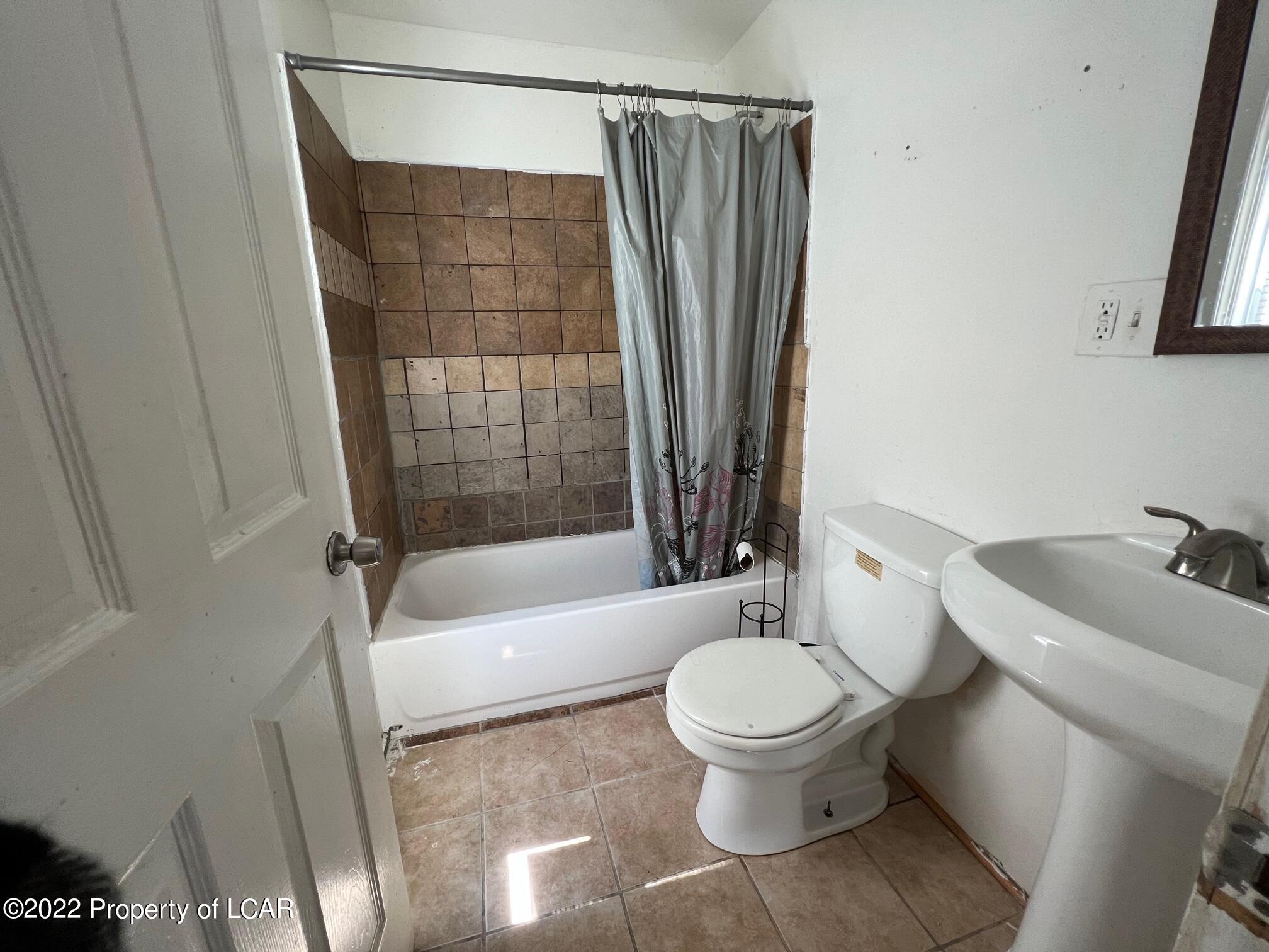 9 Cork Lane, Wilkes-Barre