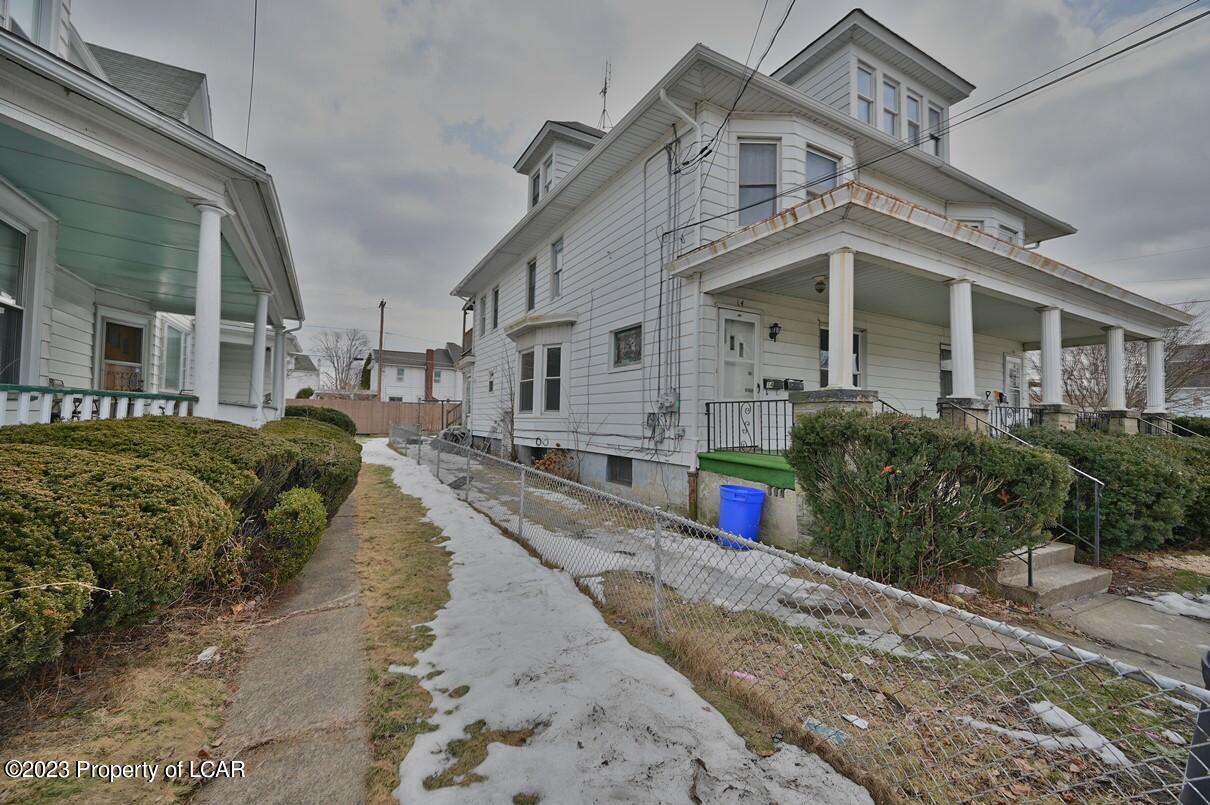 14 Front St