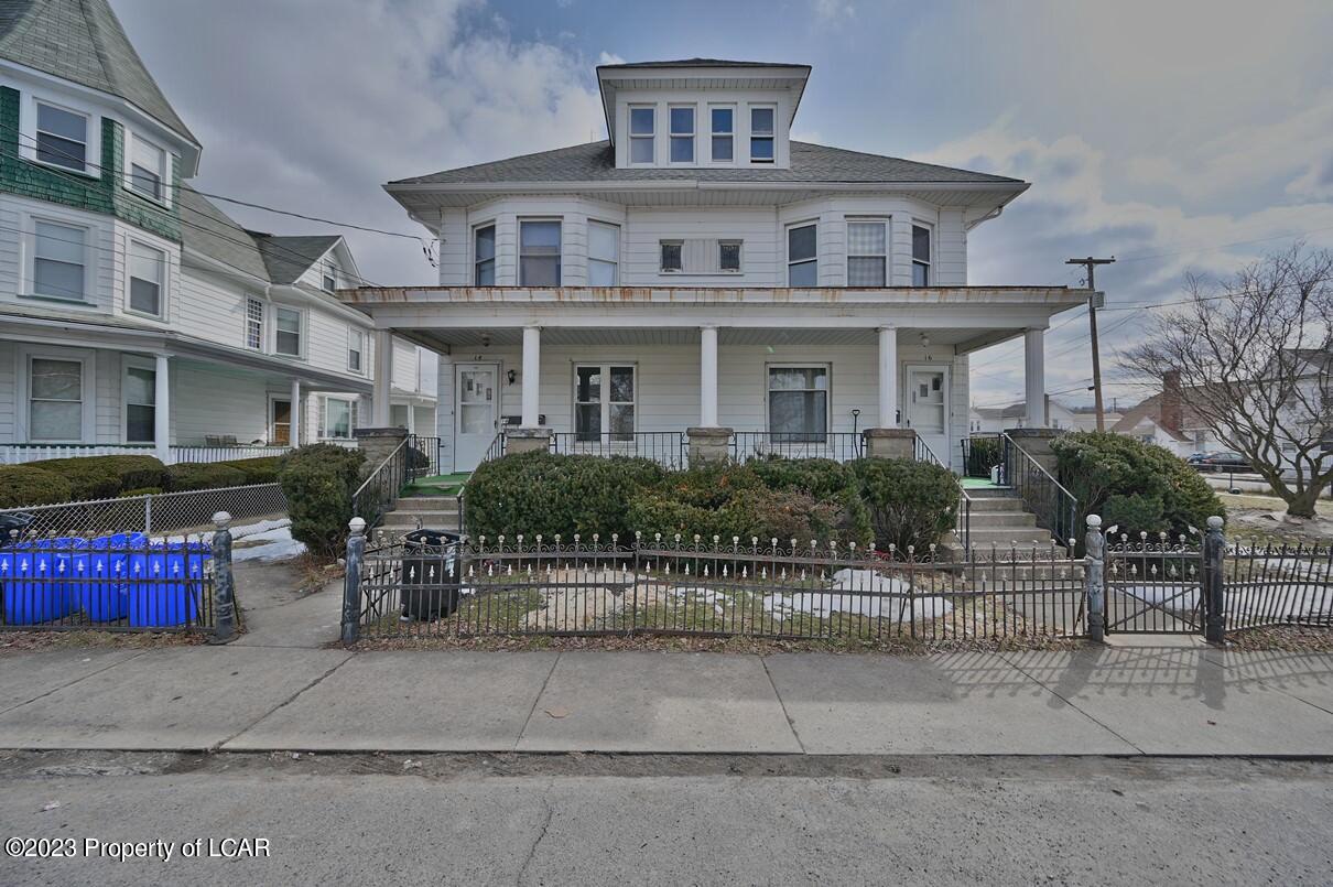 14 Front St