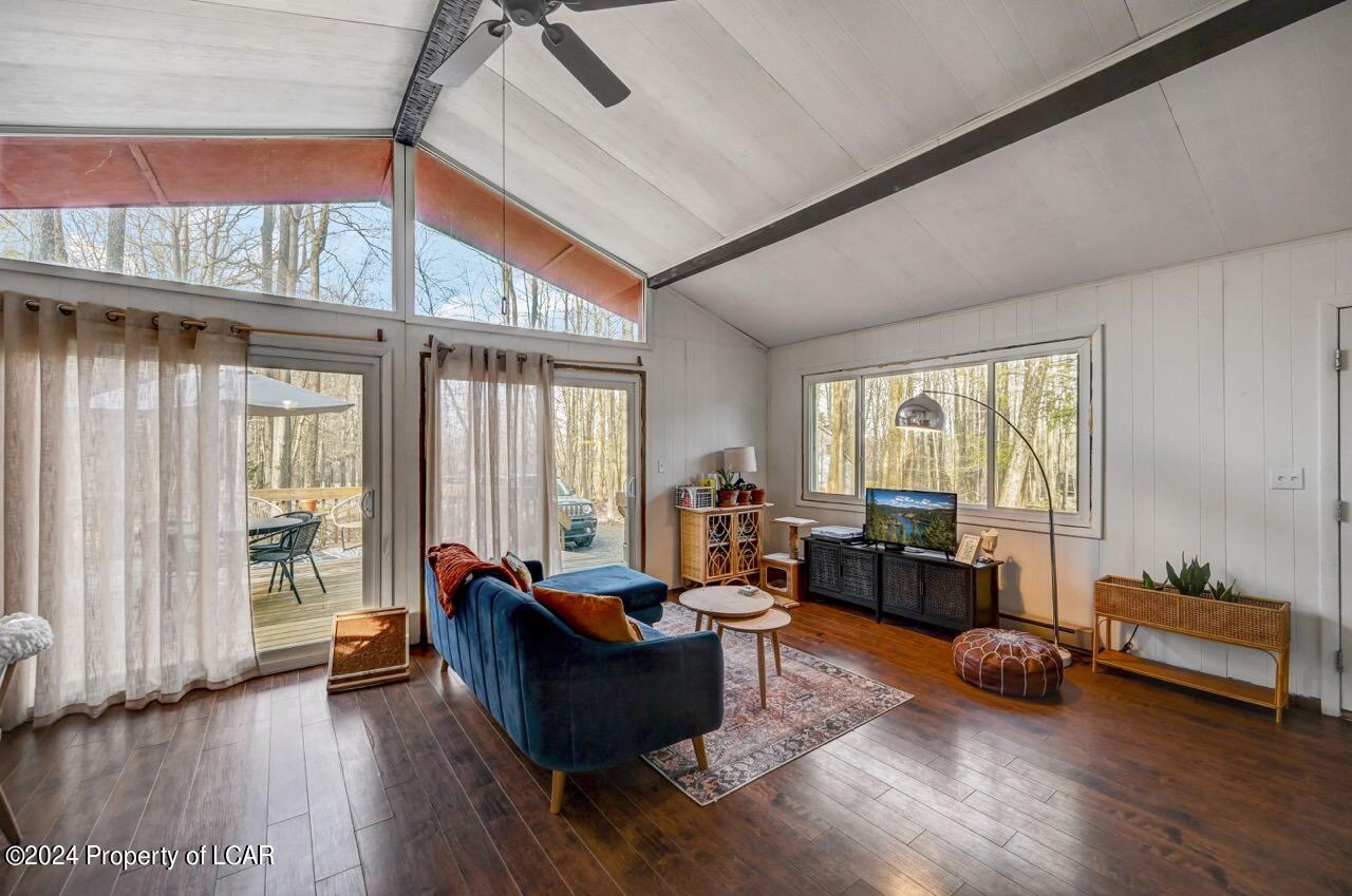 165 Greenview Ct